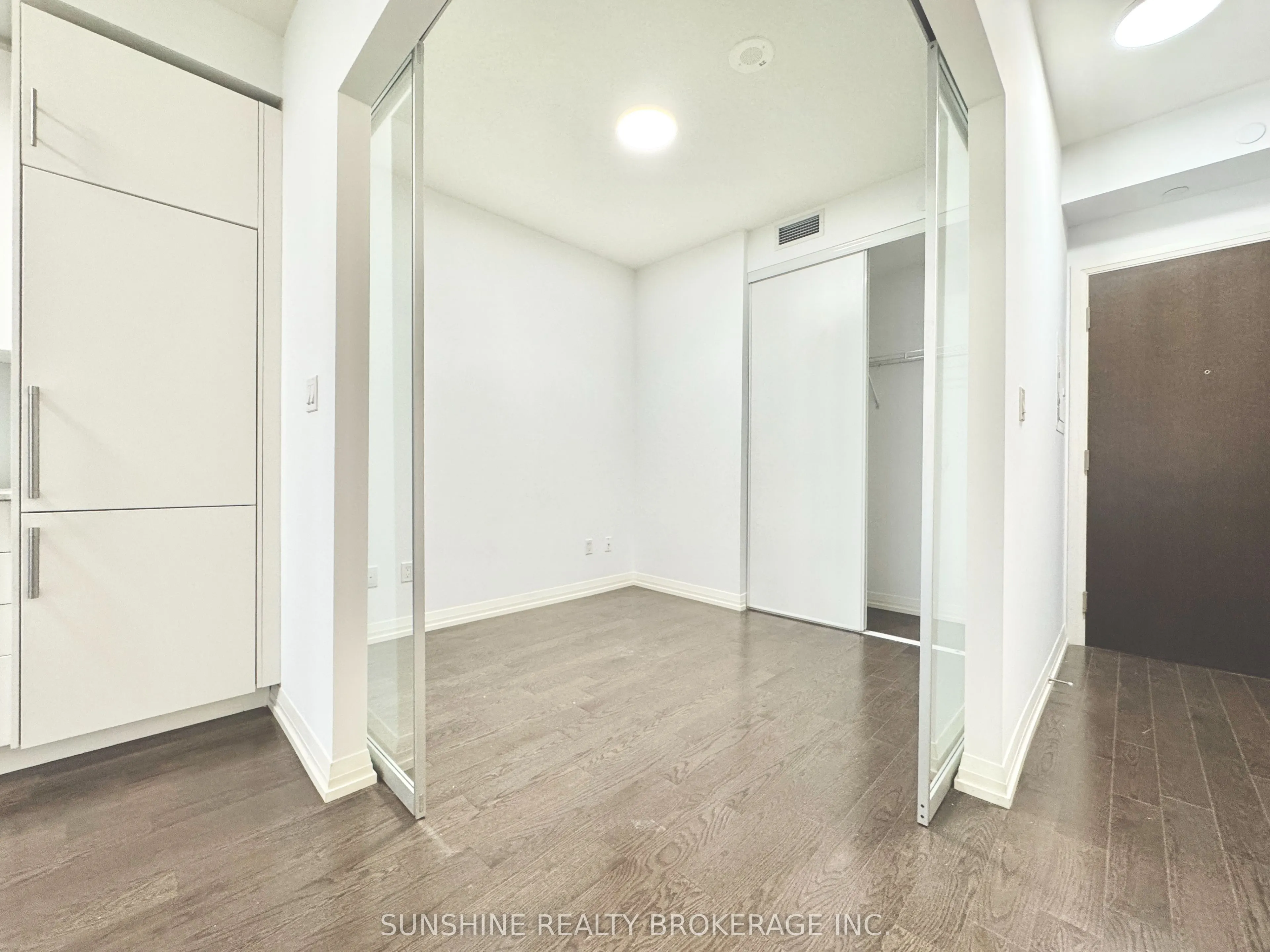 460 Adelaide Street, #623