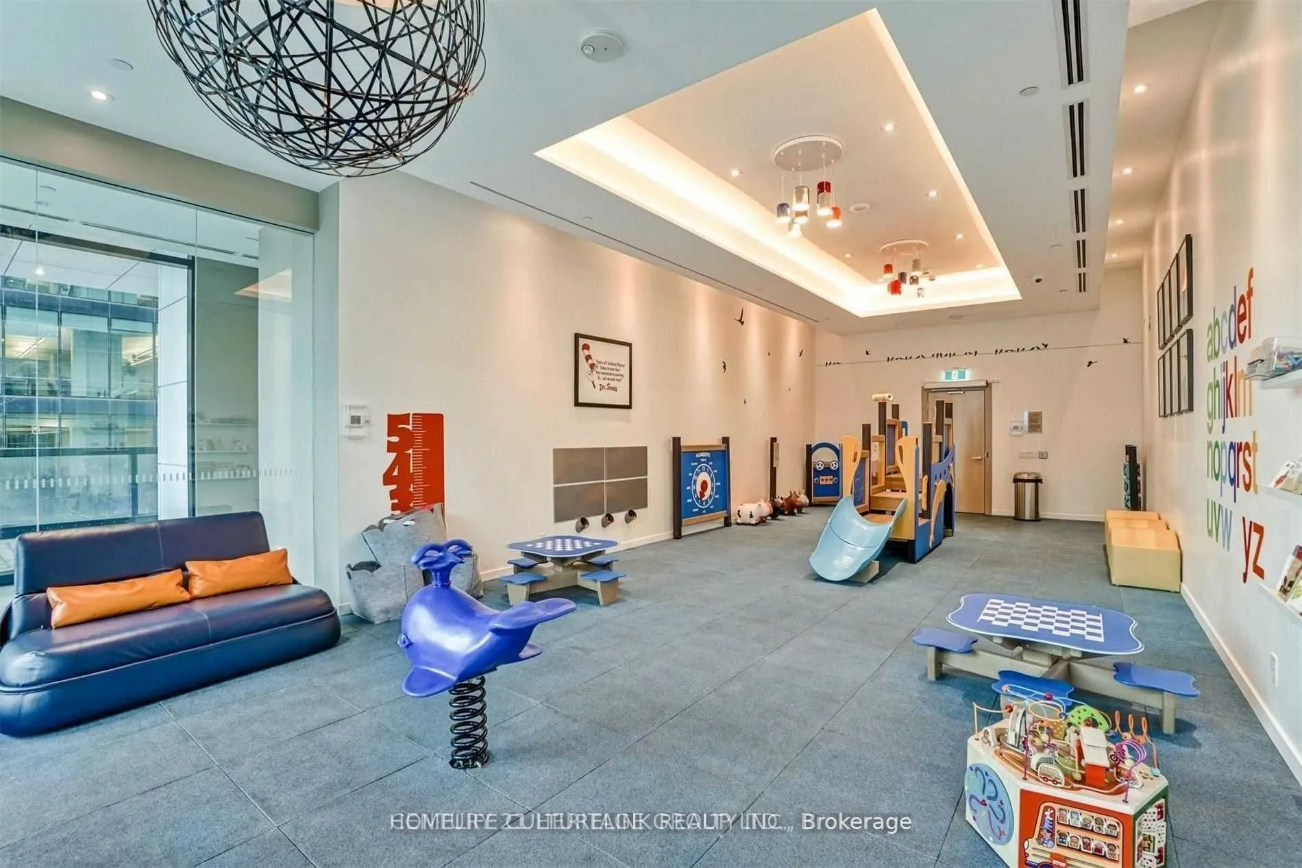 100 Harbour Street, #3907