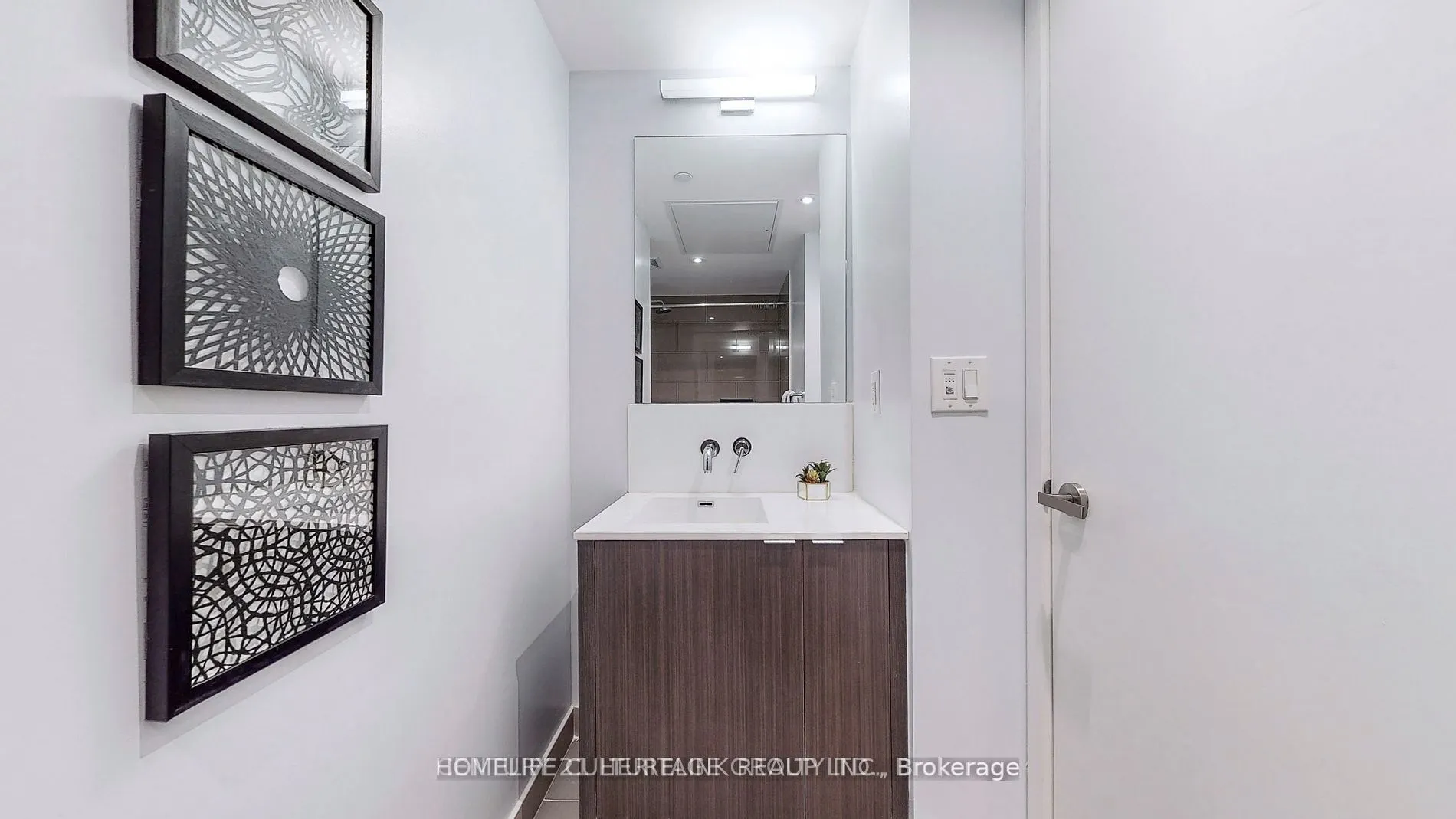 100 Harbour Street, #3907