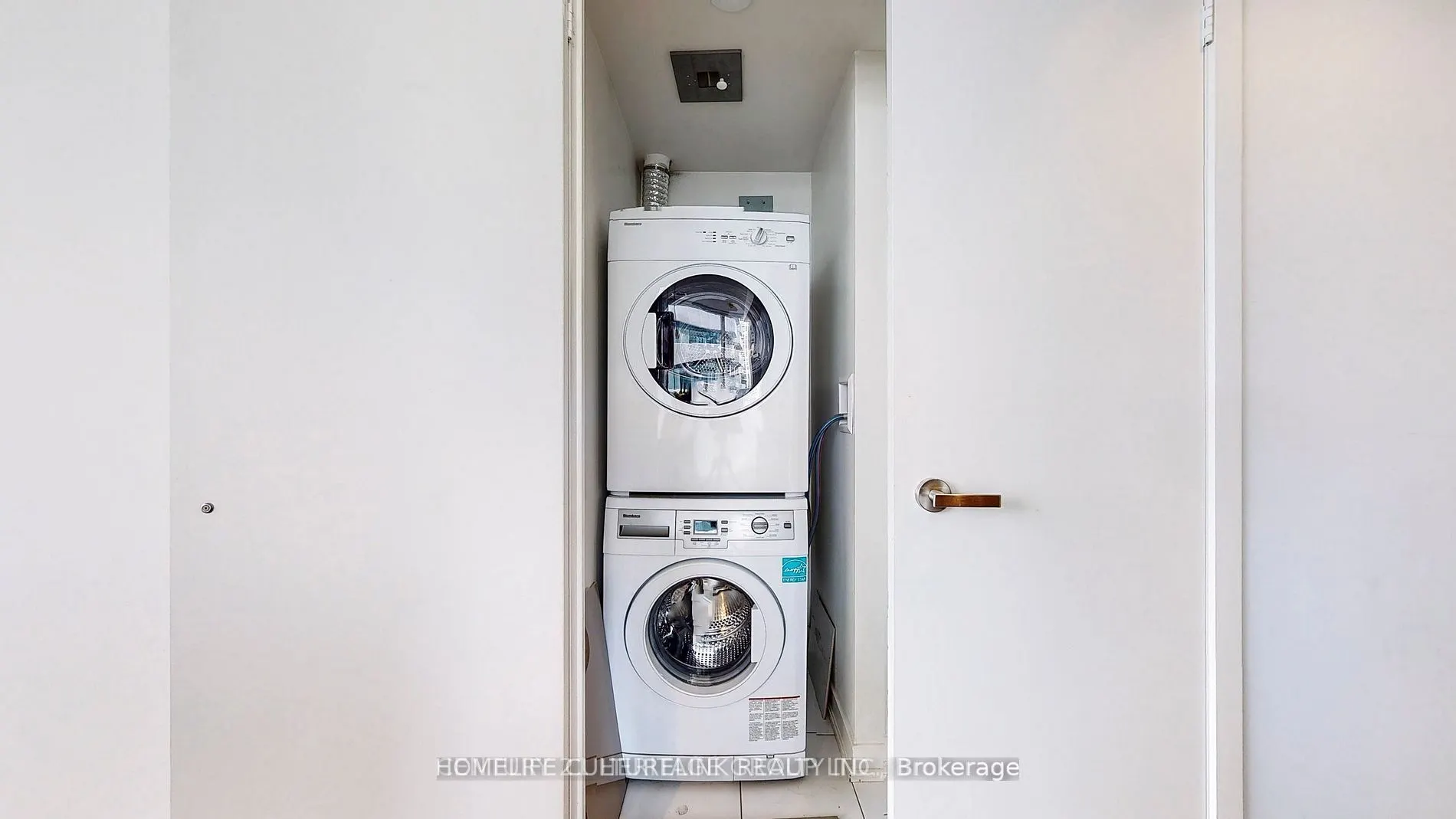 100 Harbour Street, #3907