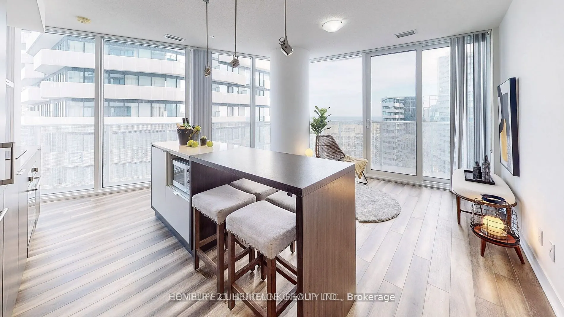 100 Harbour Street, #3907