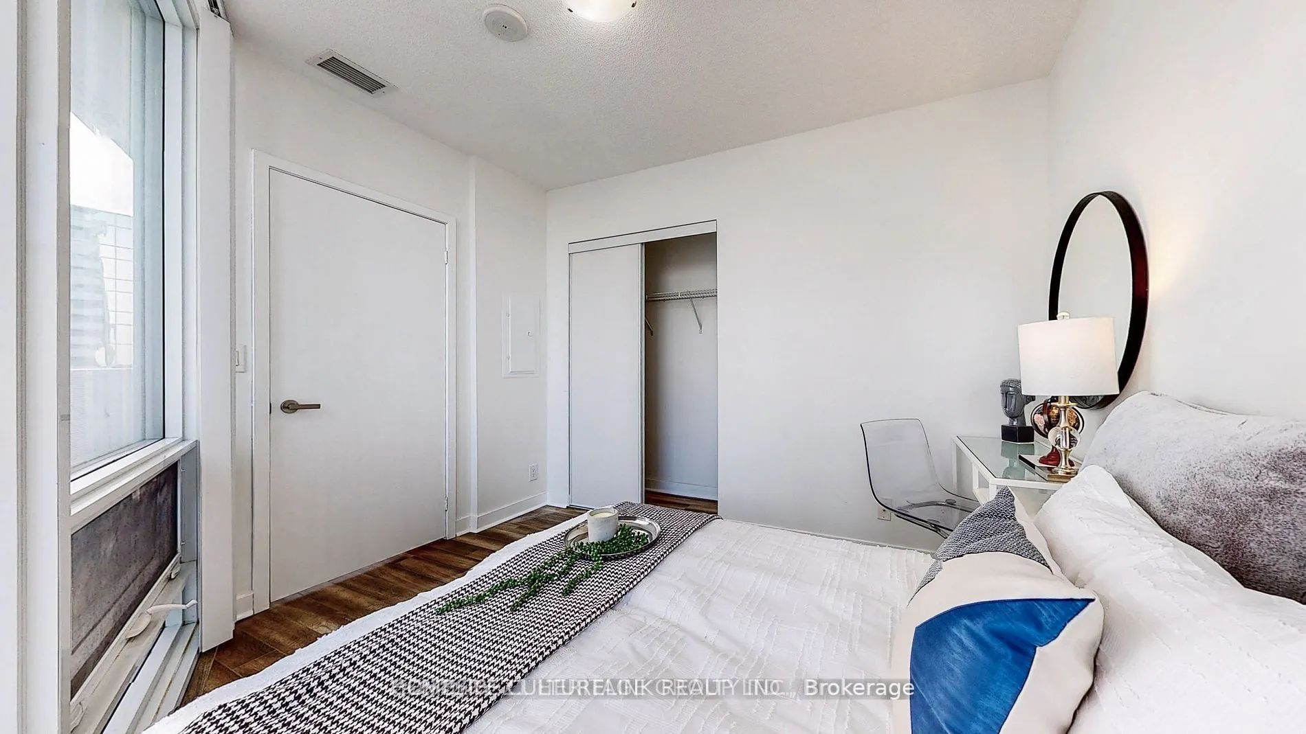 100 Harbour Street, #3907