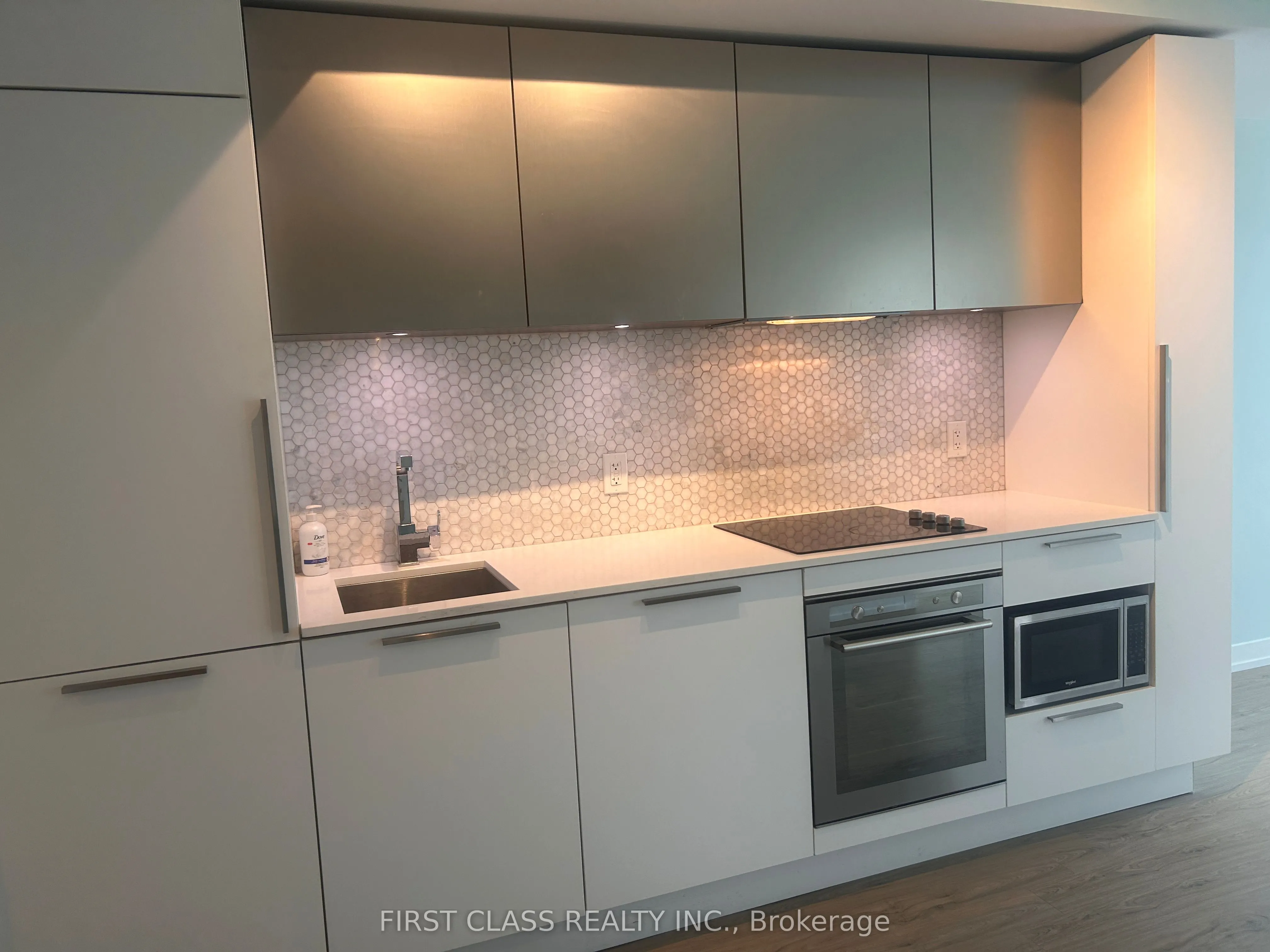 85 Wood Street, #1518