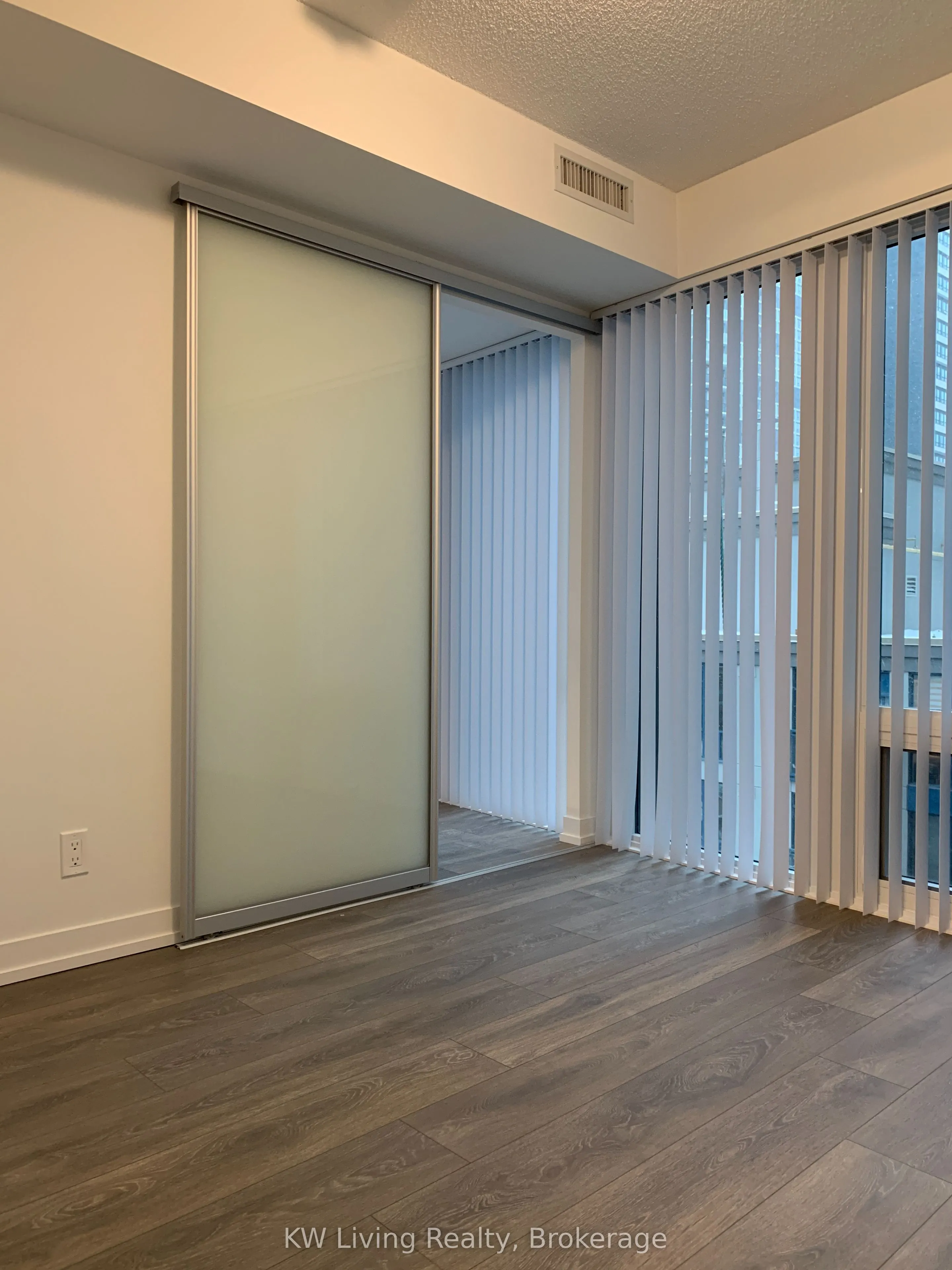 60 Shuter Street, #1211