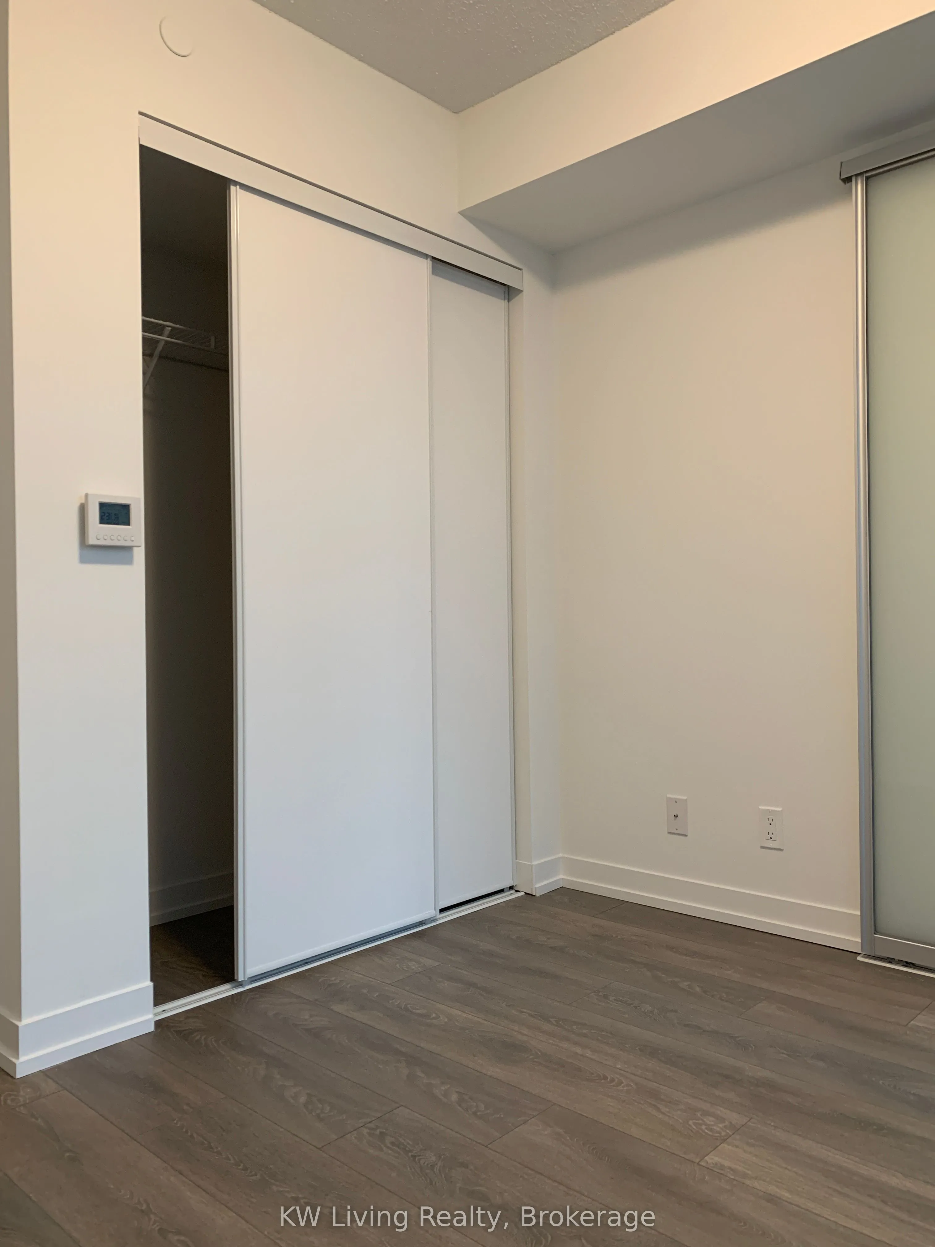 60 Shuter Street, #1211