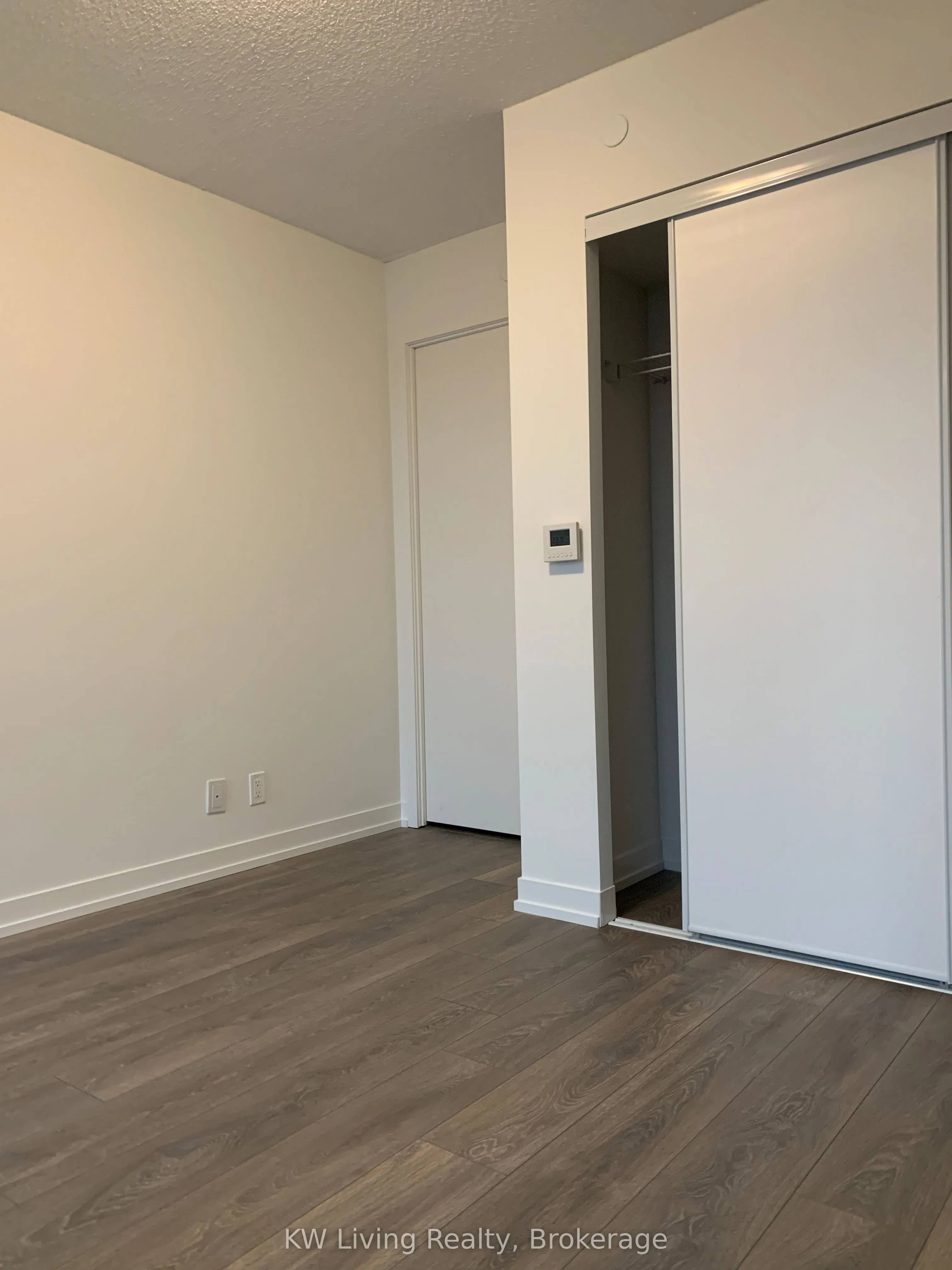 60 Shuter Street, #1211
