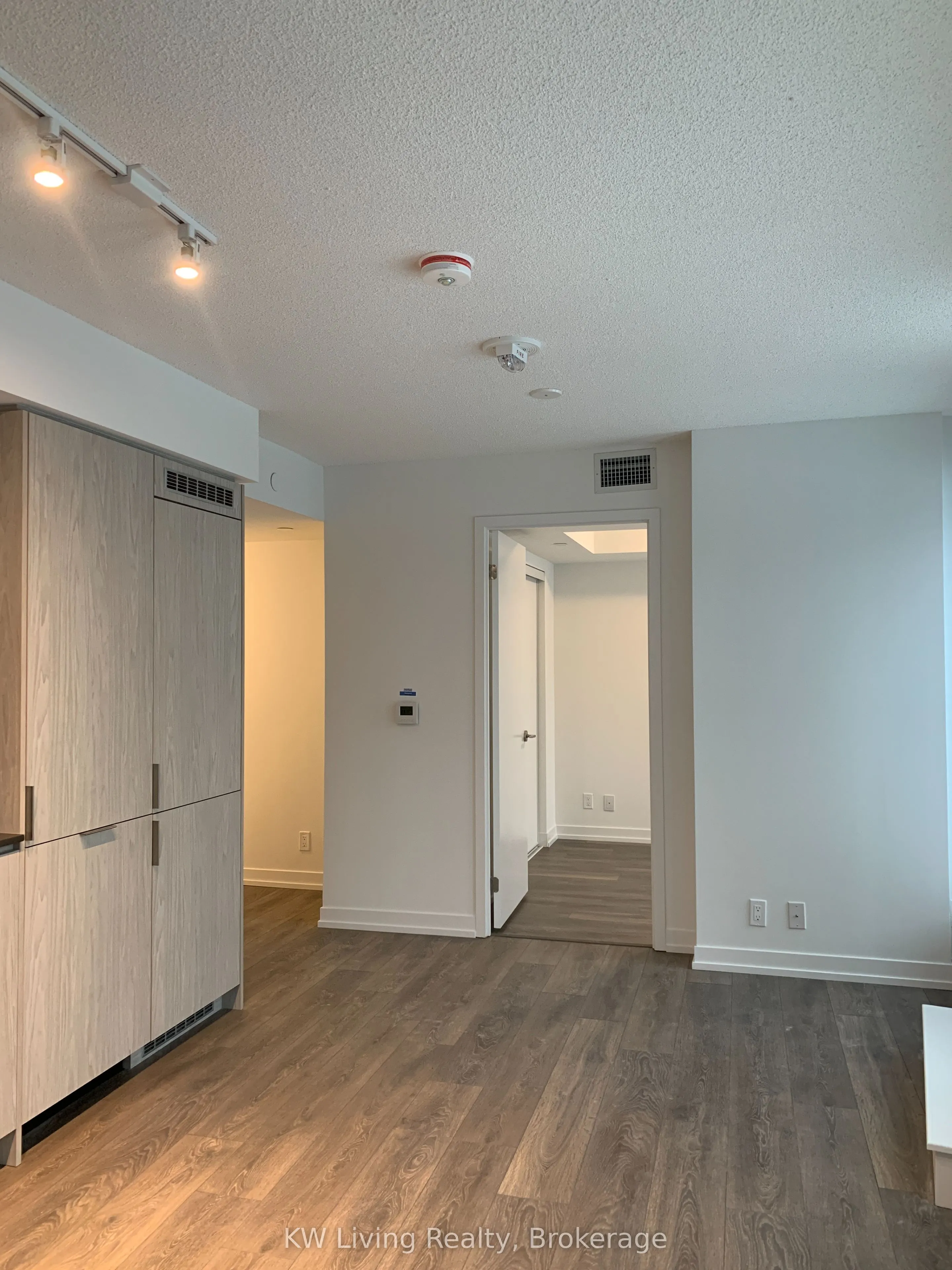 60 Shuter Street, #1211