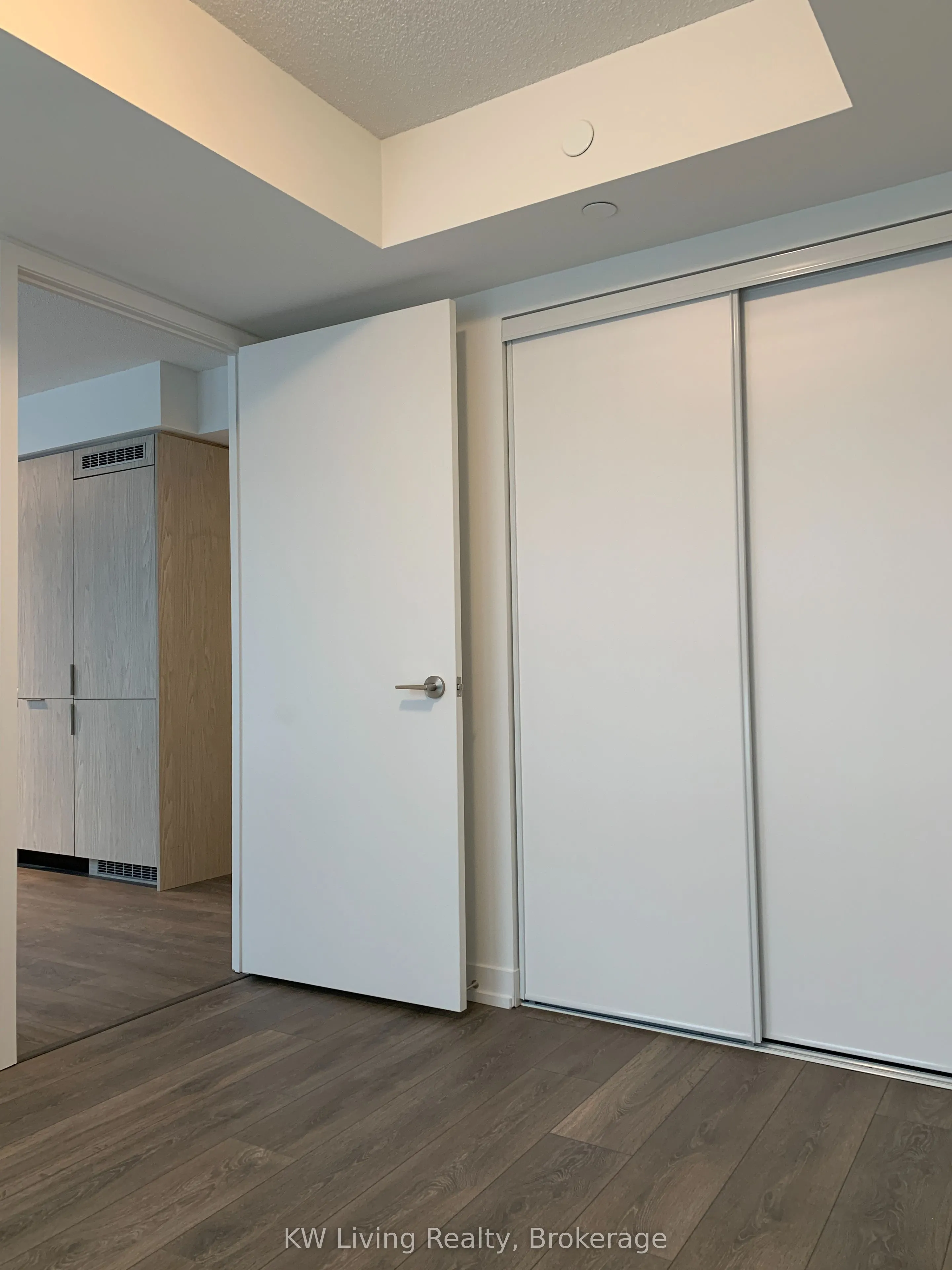 60 Shuter Street, #1211