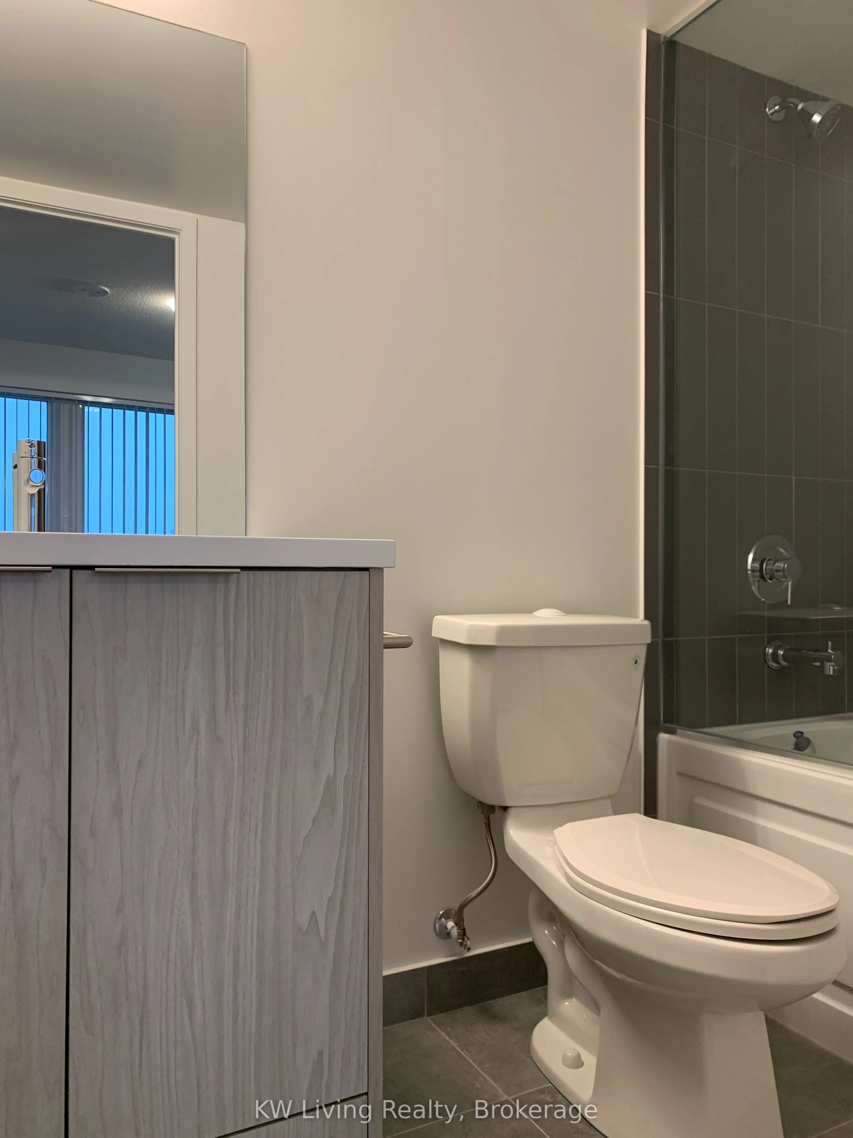 60 Shuter Street, #1211