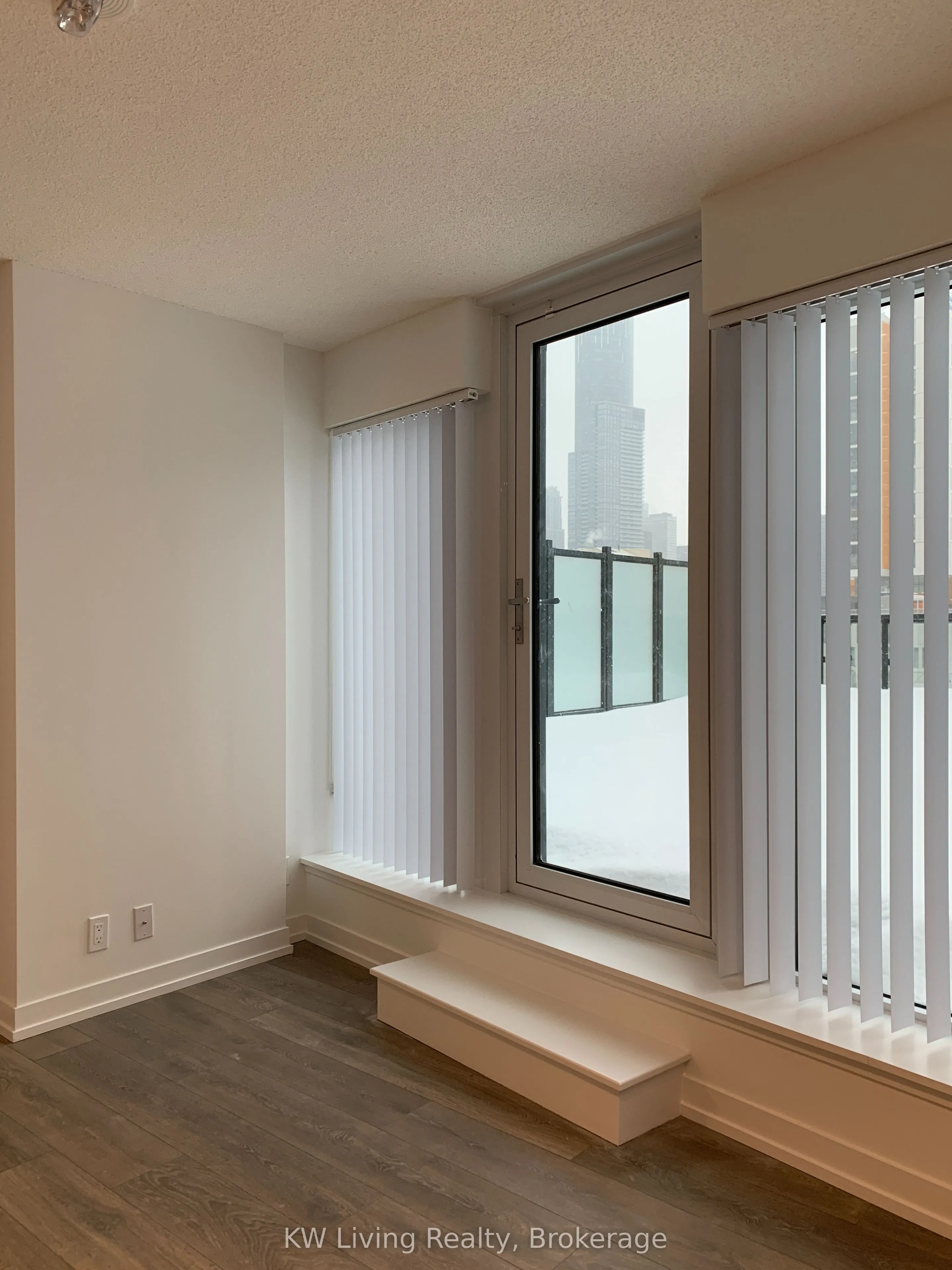 60 Shuter Street, #1211