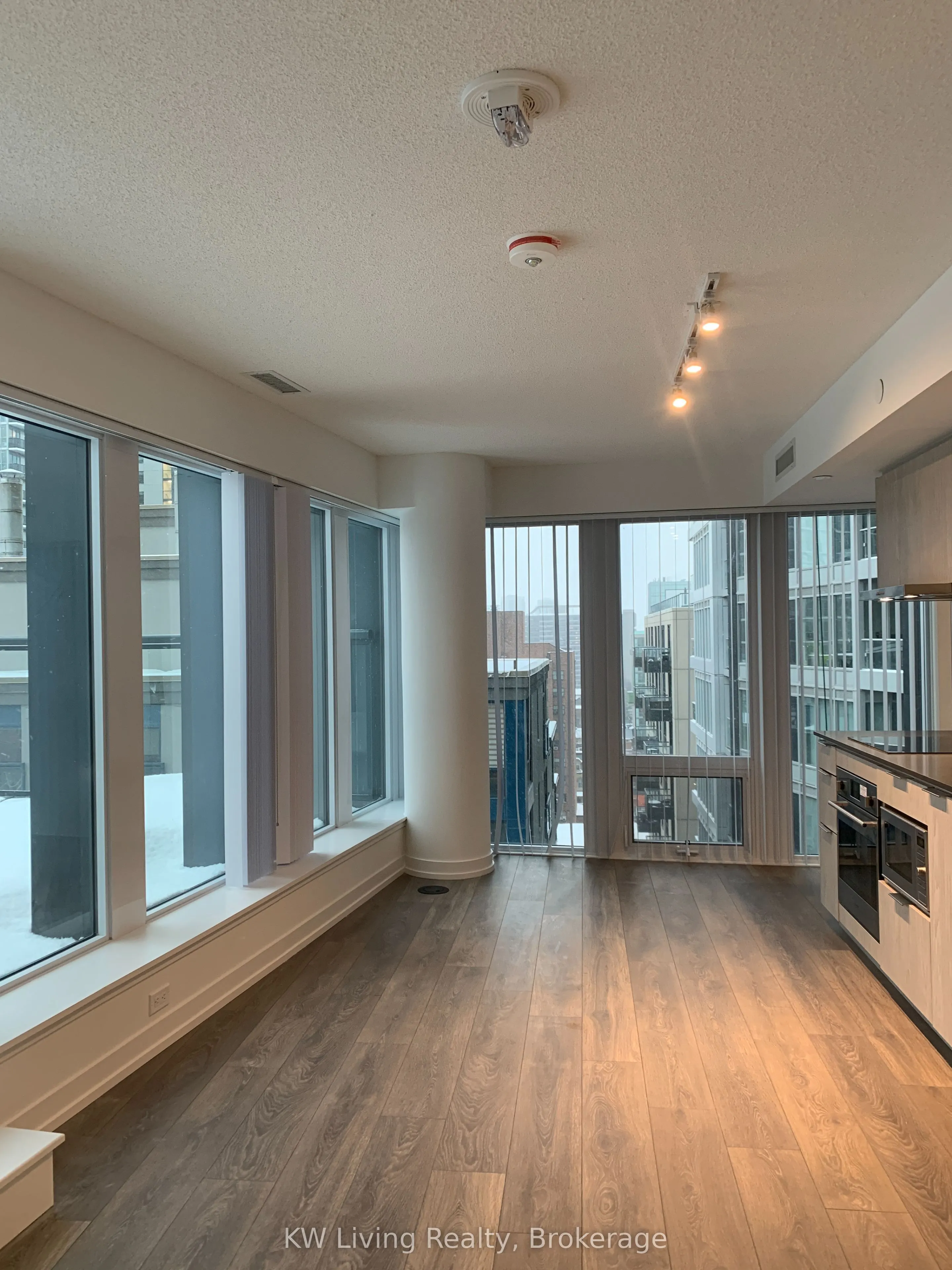 60 Shuter Street, #1211