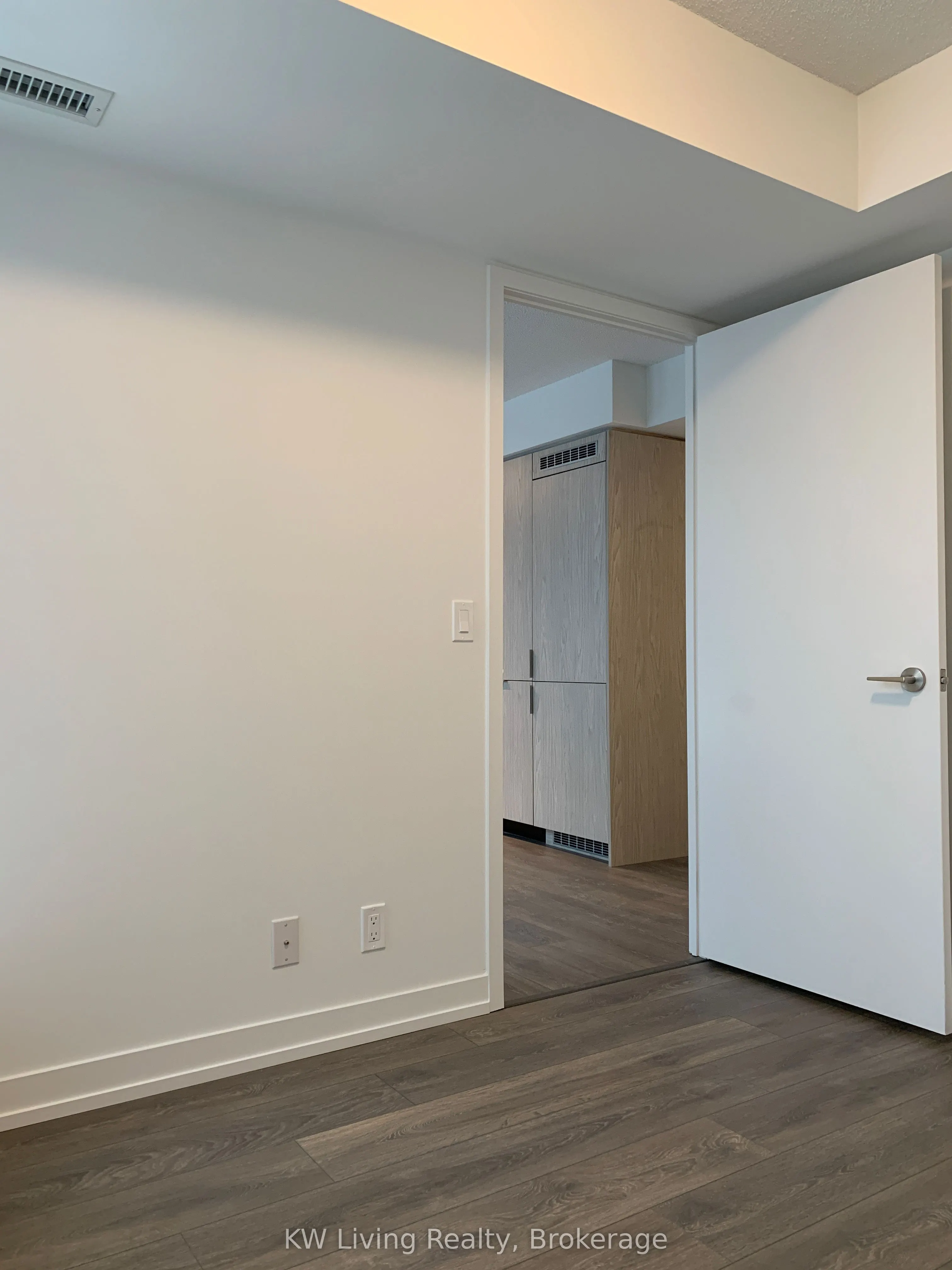 60 Shuter Street, #1211