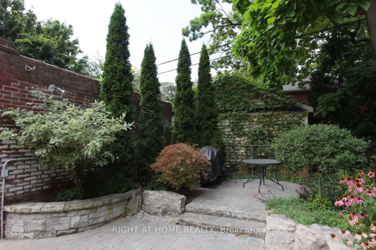 906 Avenue Road, #Main