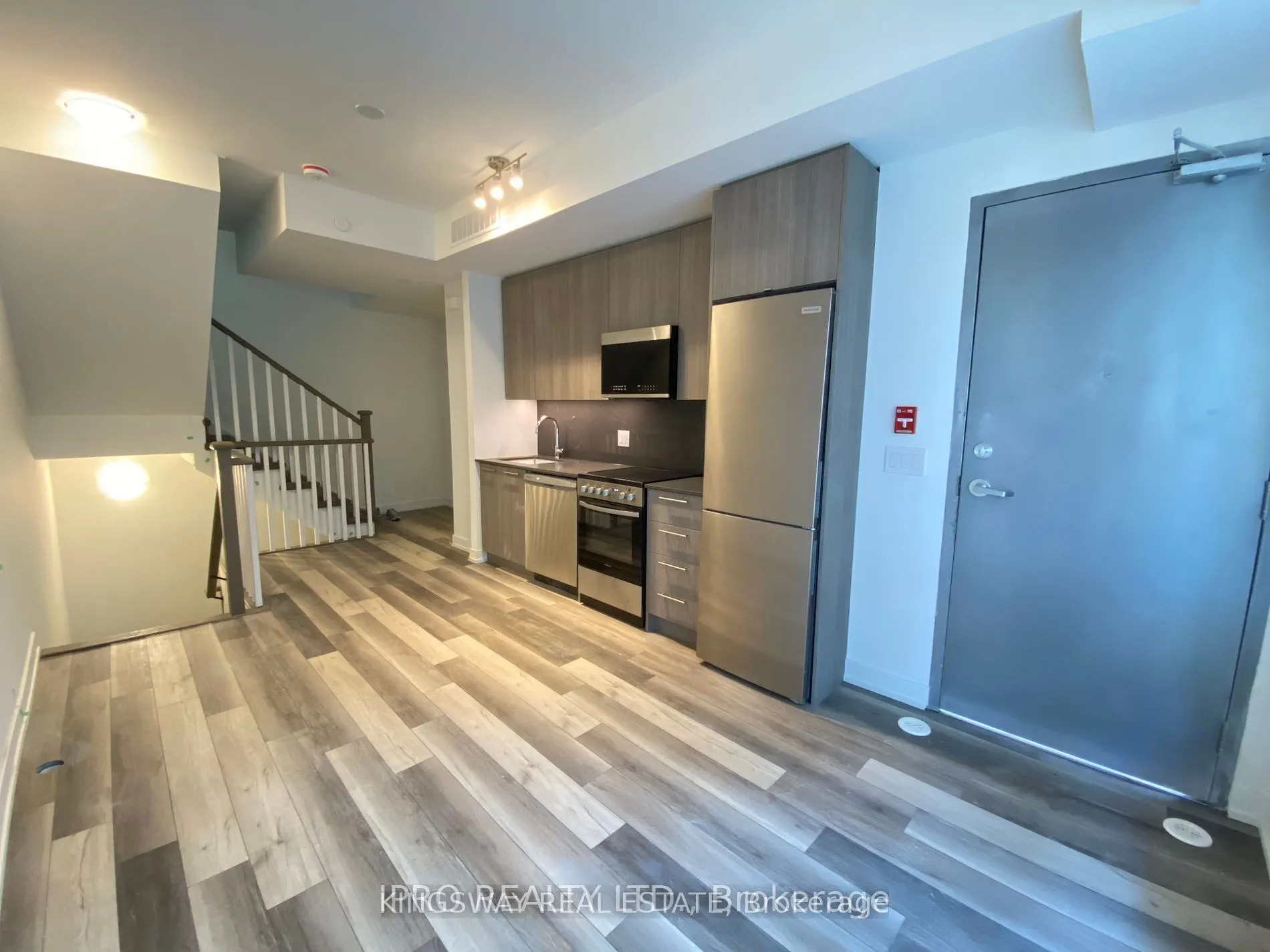 851 Sheppard Avenue W, #33