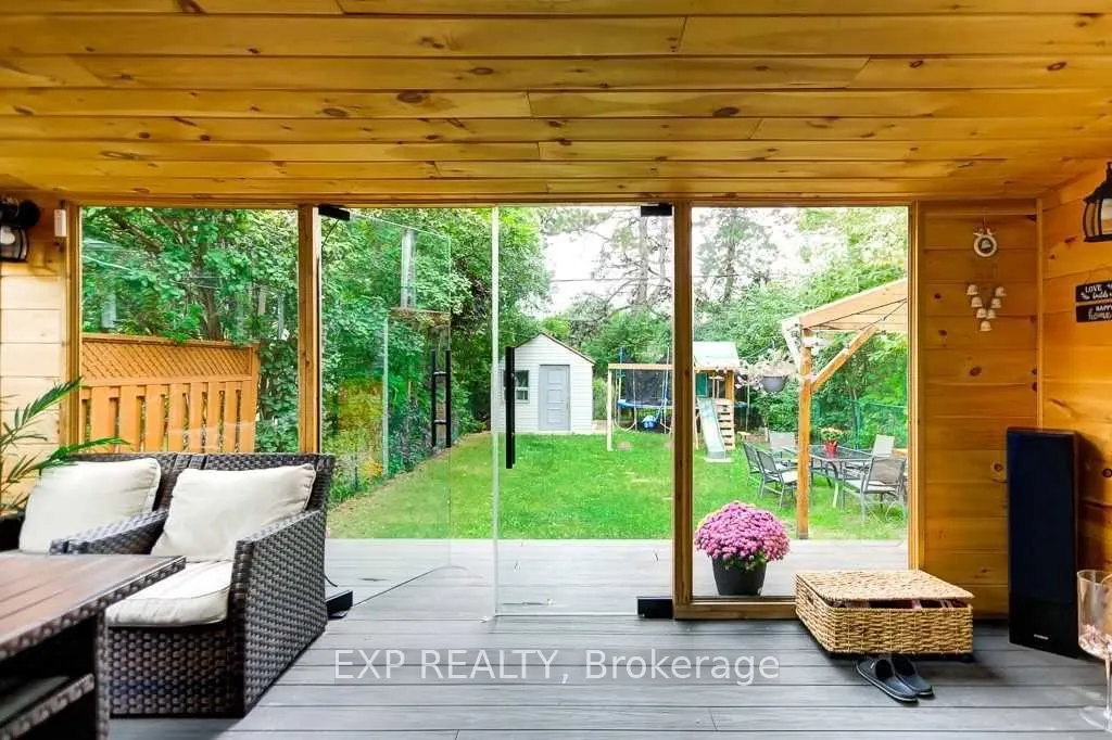 72 Billington Crescent, #Upper