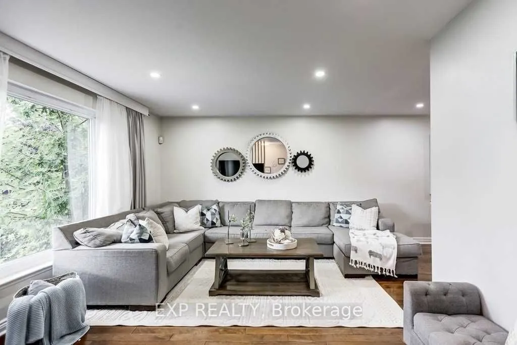 72 Billington Crescent, #Upper