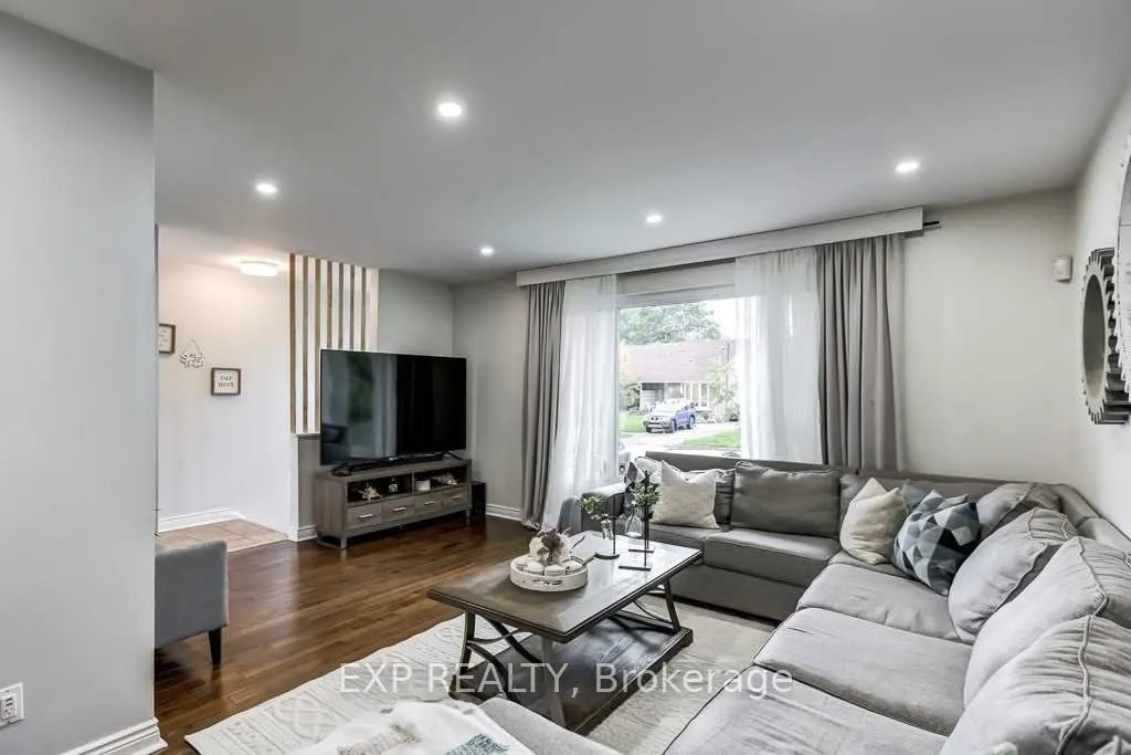 72 Billington Crescent, #Upper