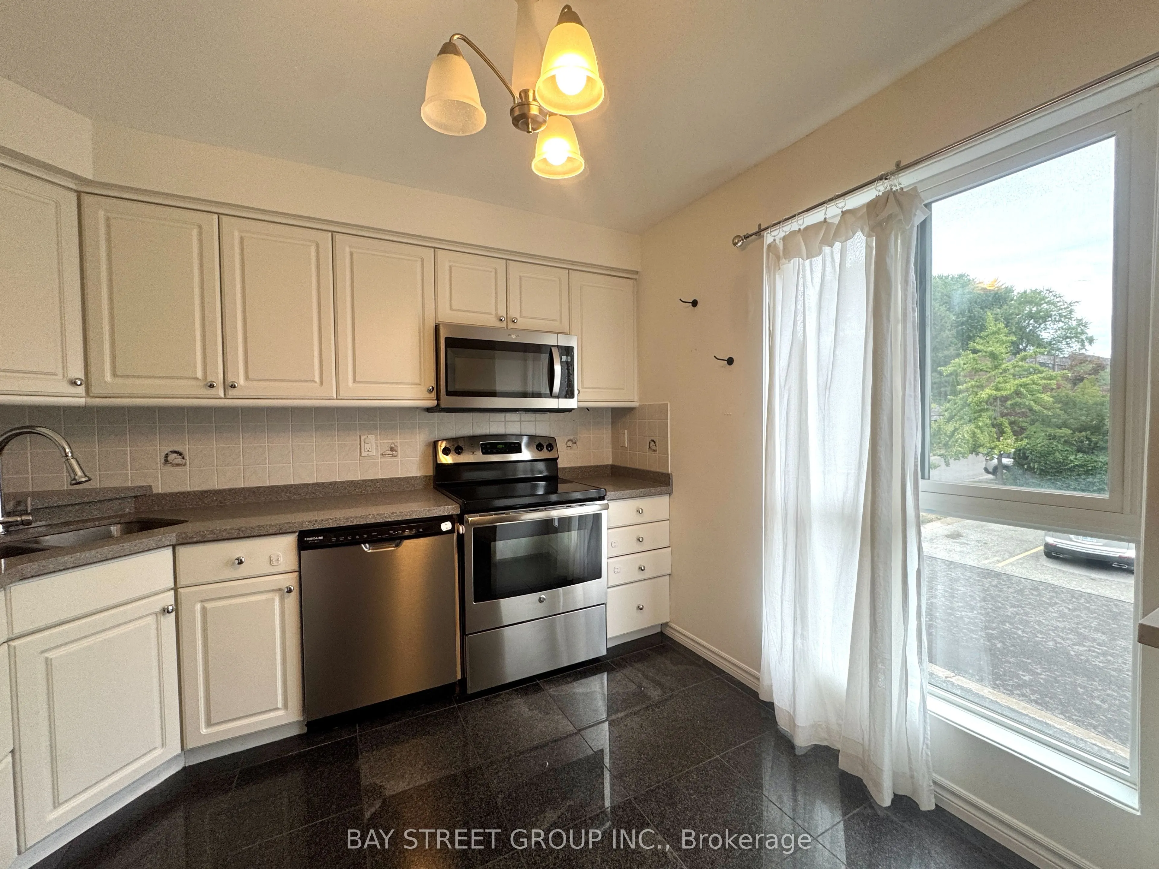 85 Laurie Shepway Way, #27
