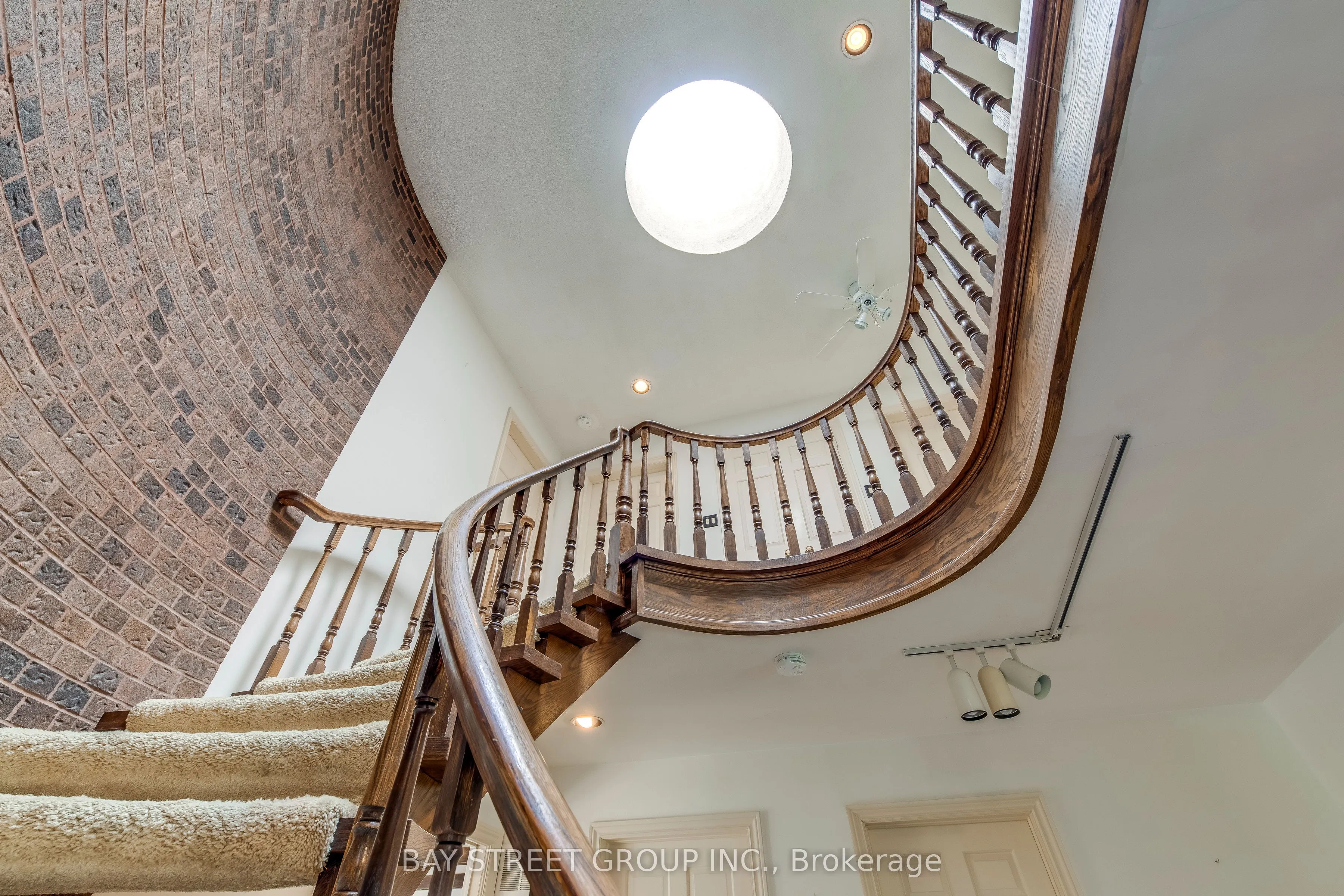 7 Mylesview Place