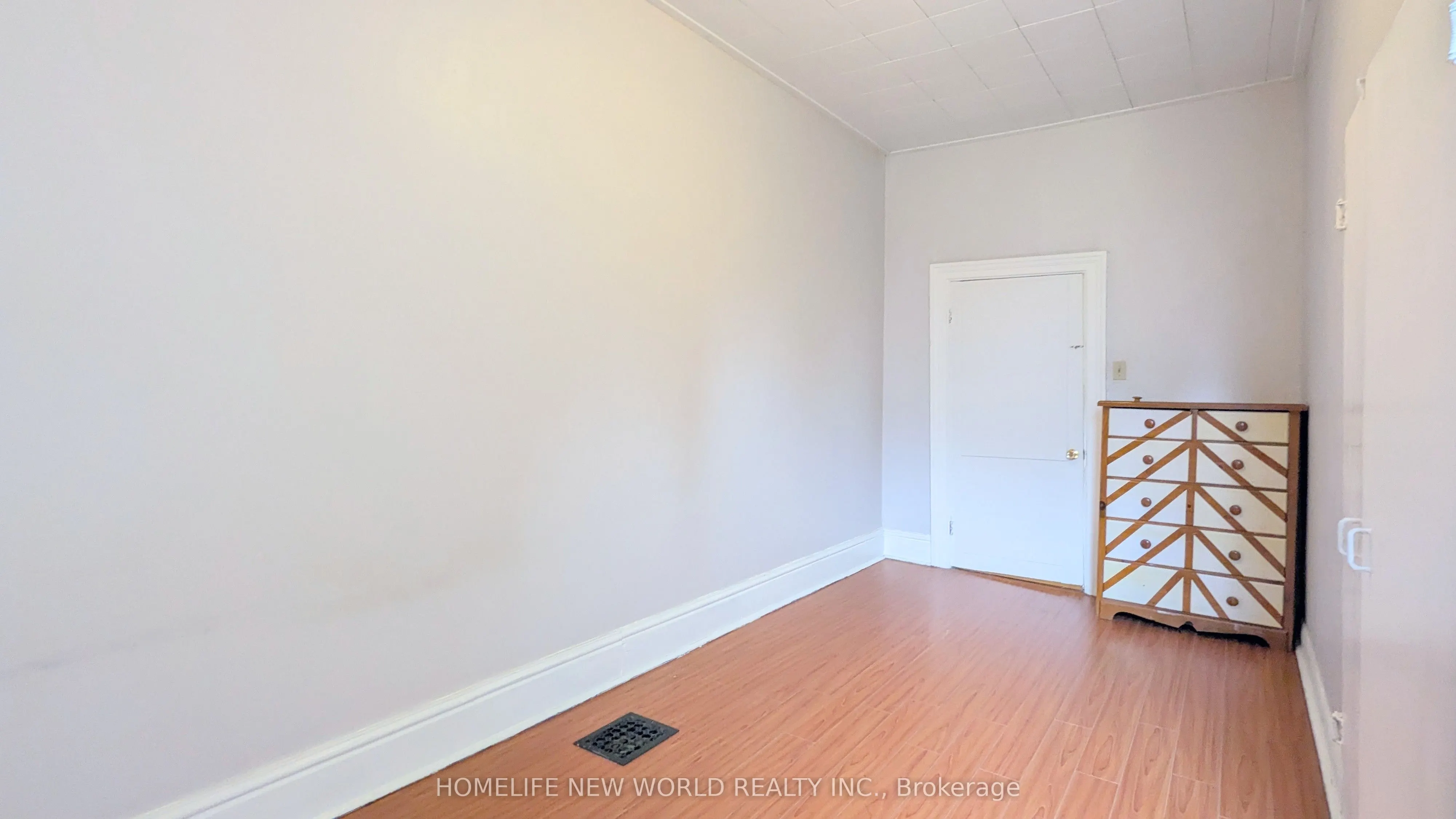 444 Queen Street W, #Floor 3