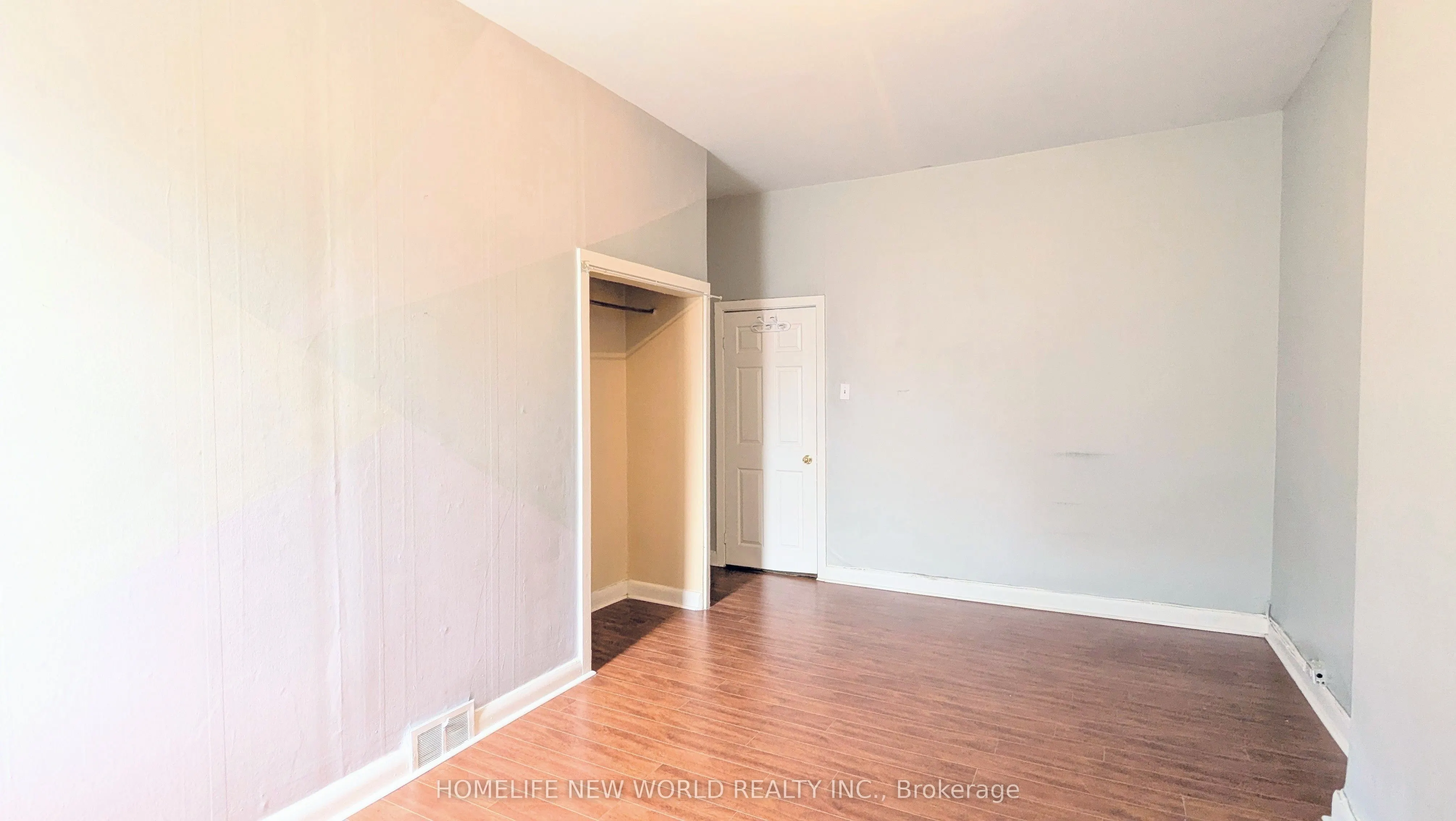 444 Queen Street W, #Floor 3