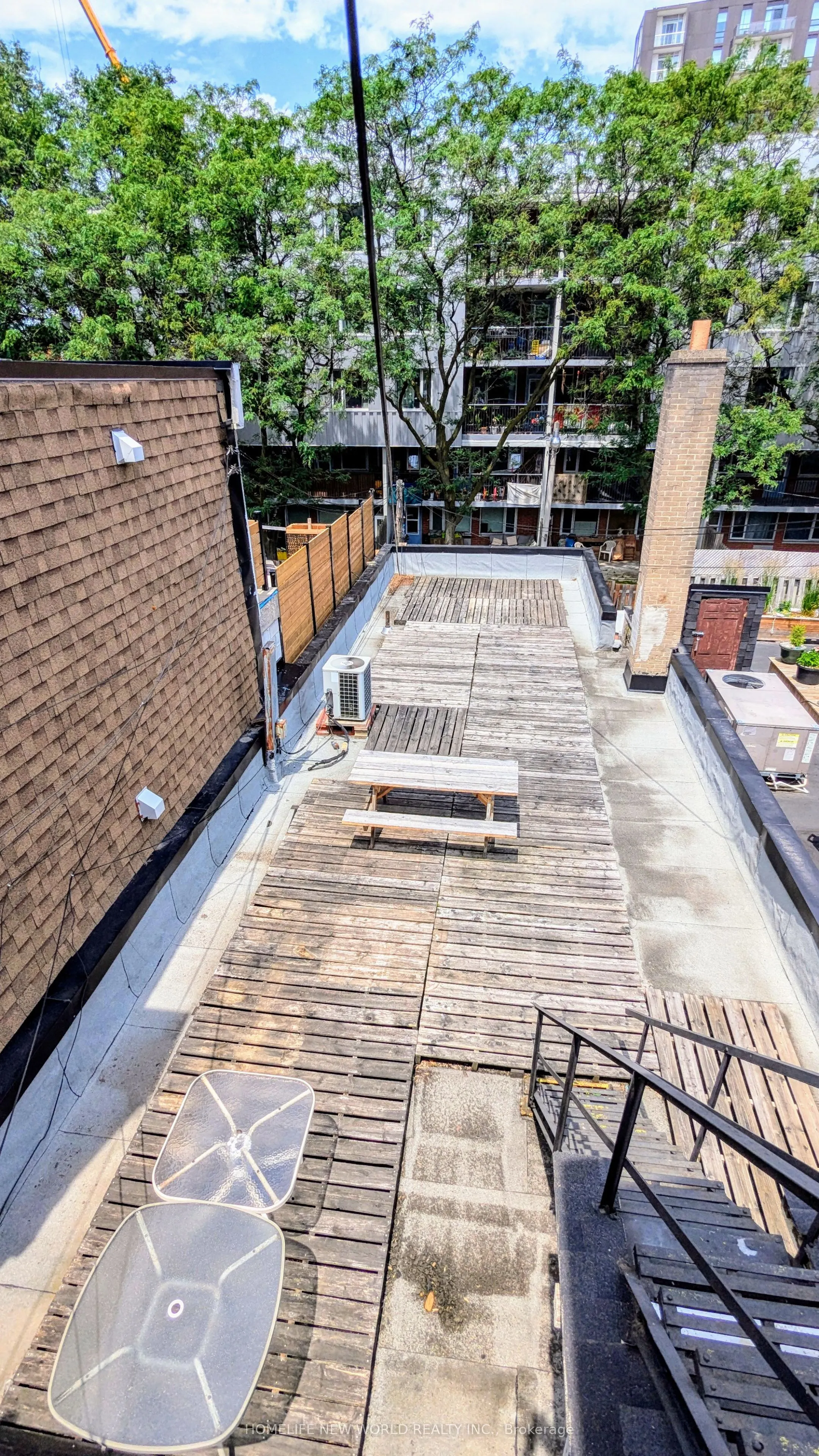 444 Queen Street W, #Floor 3