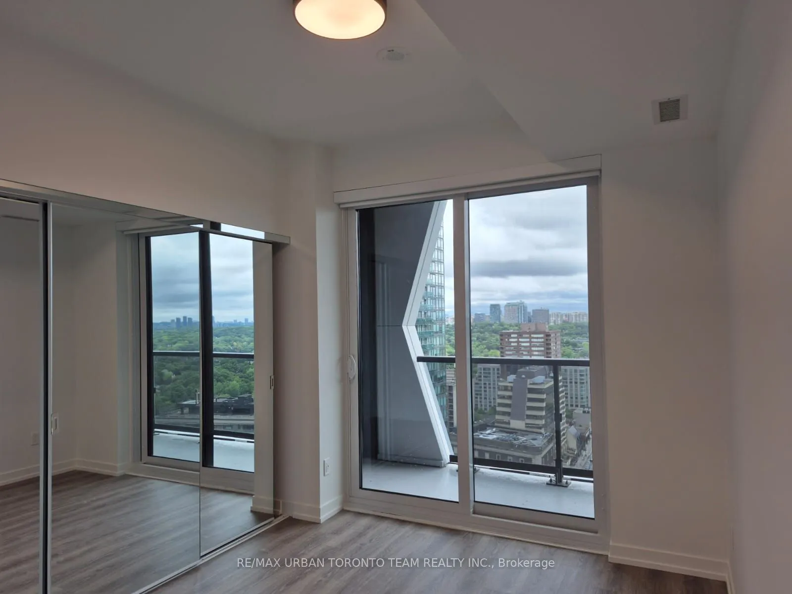 771 Yonge Street, #2805