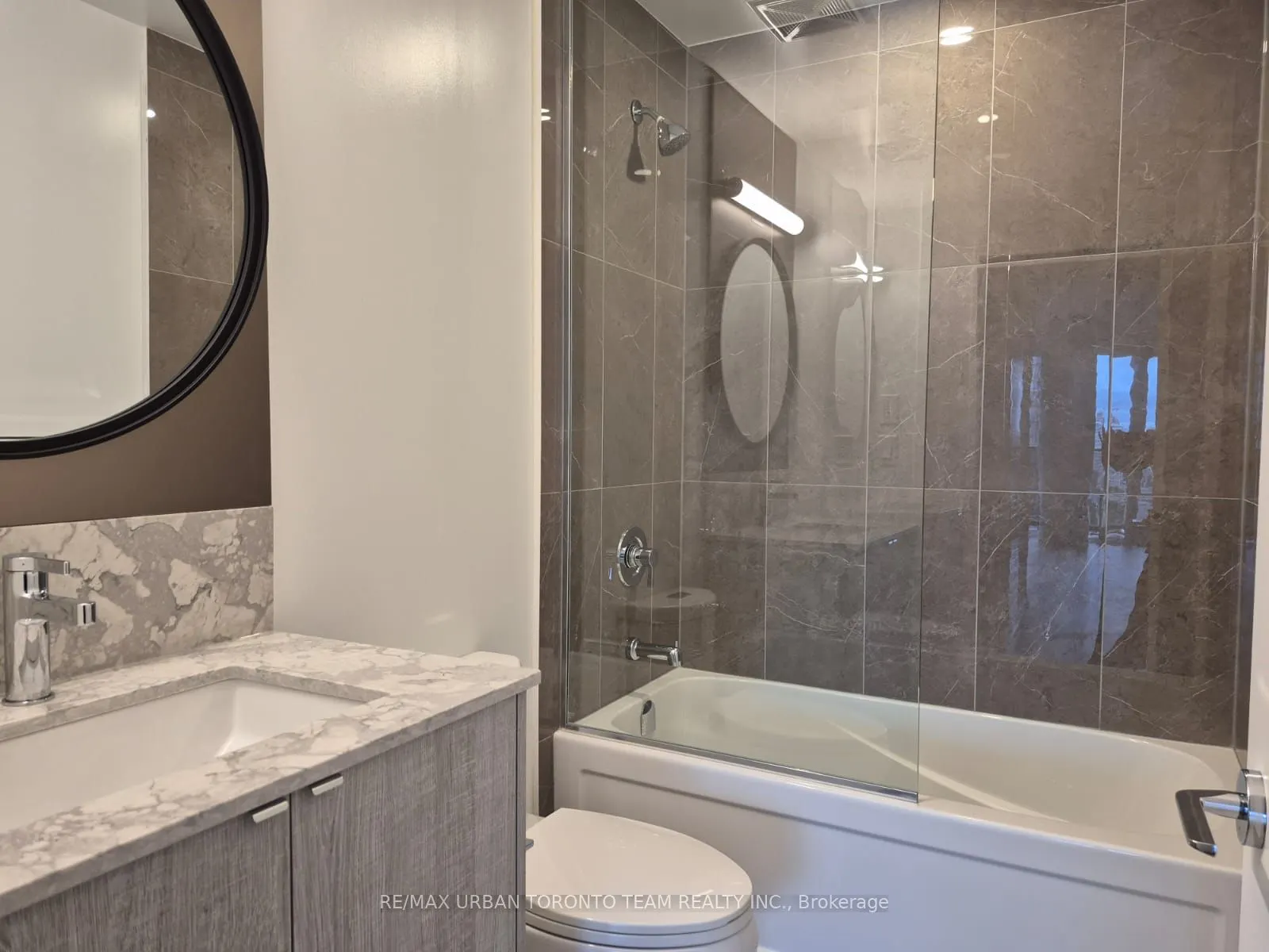 771 Yonge Street, #2805