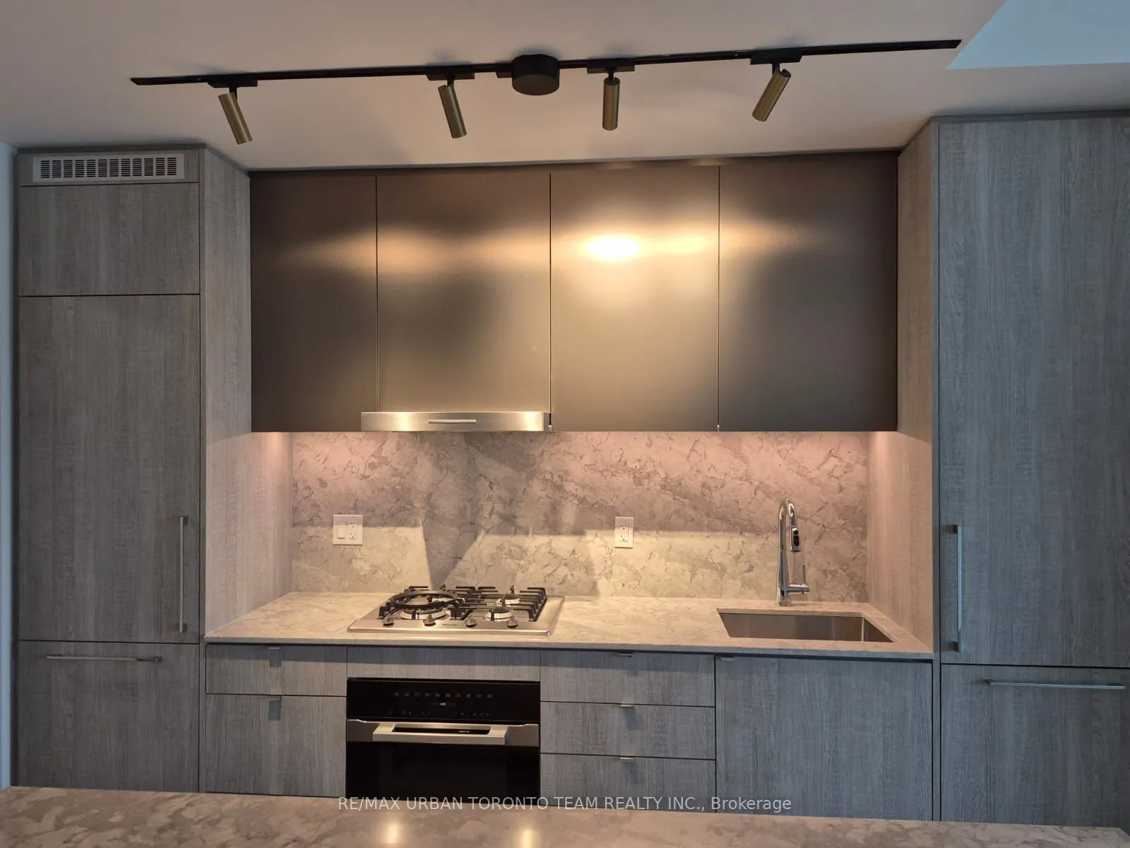 771 Yonge Street, #2805