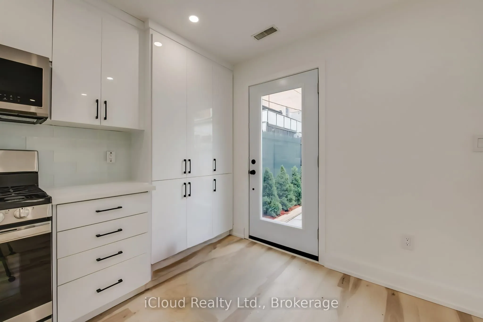 455 Ossington Avenue, #5 Laneway