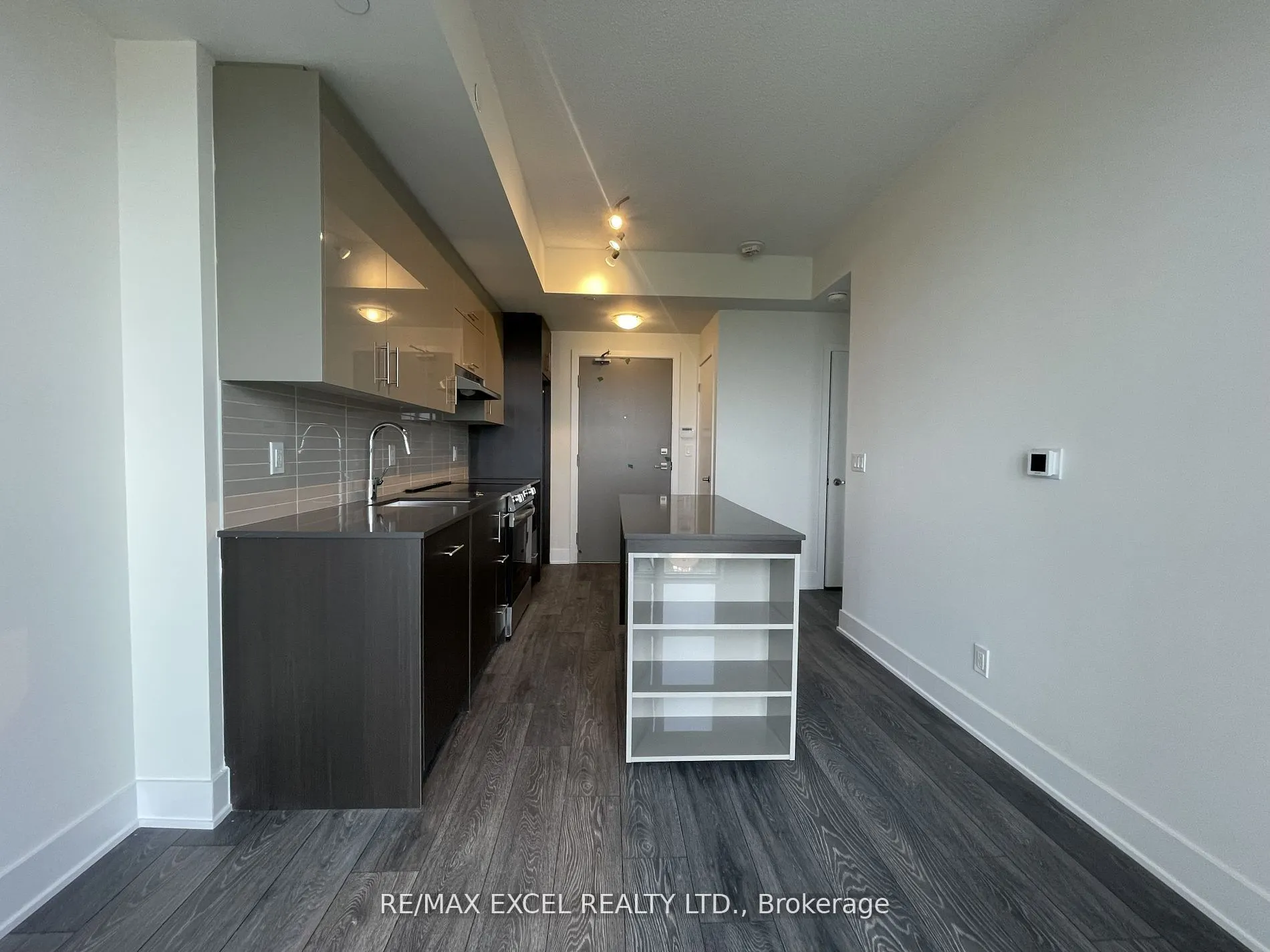 188 Fairview Mall Drive, #1808