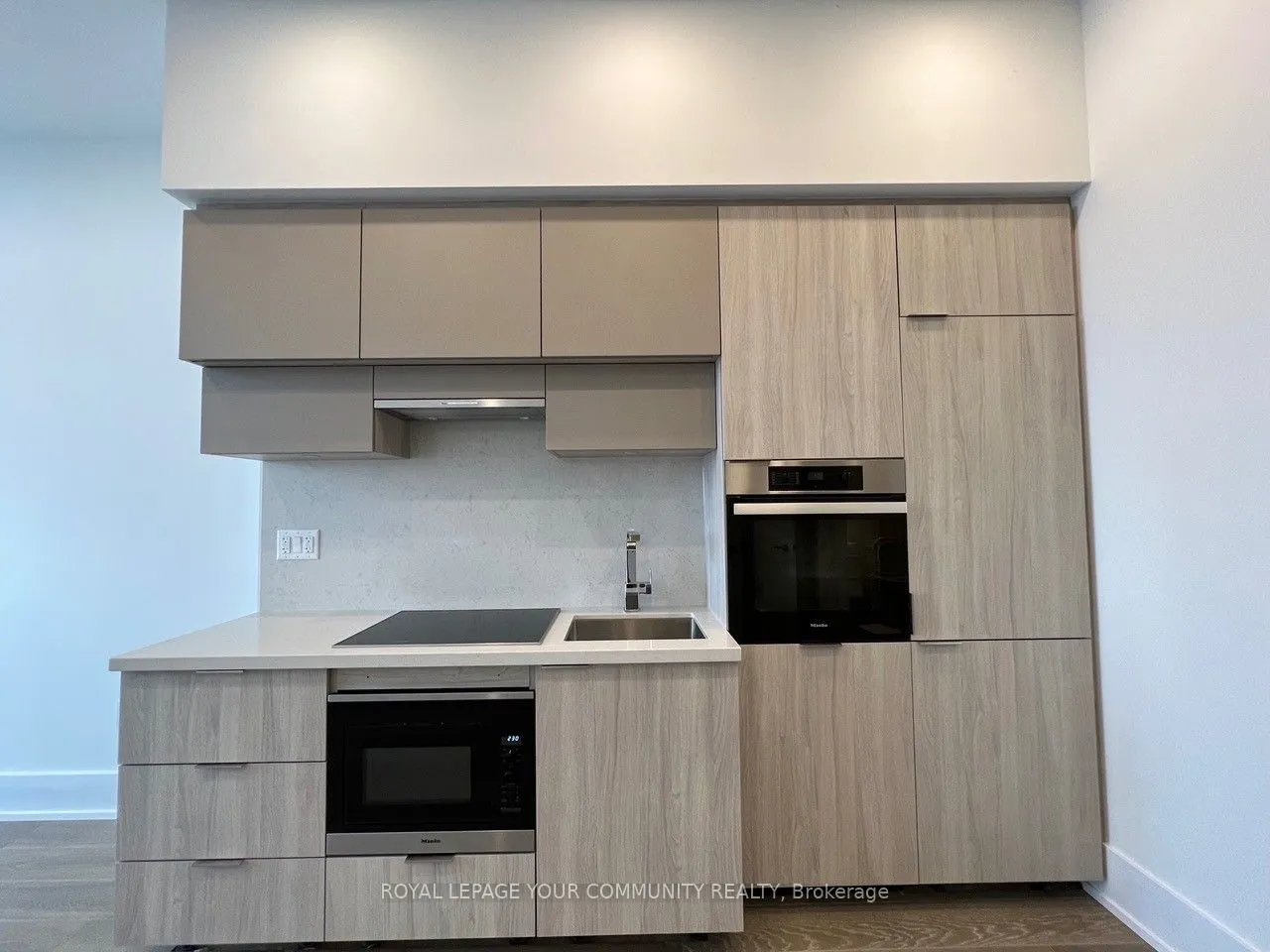 39 Roehampton Avenue, #4410