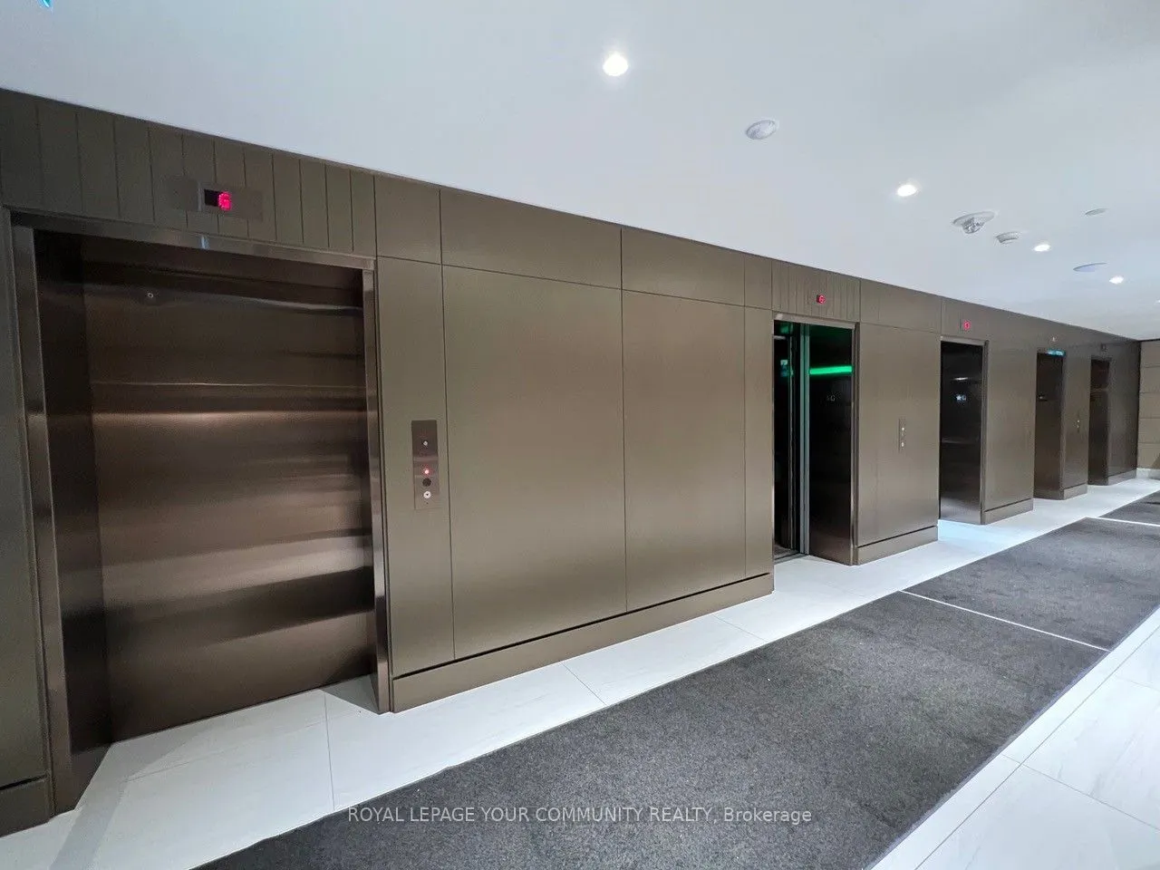 39 Roehampton Avenue, #4410