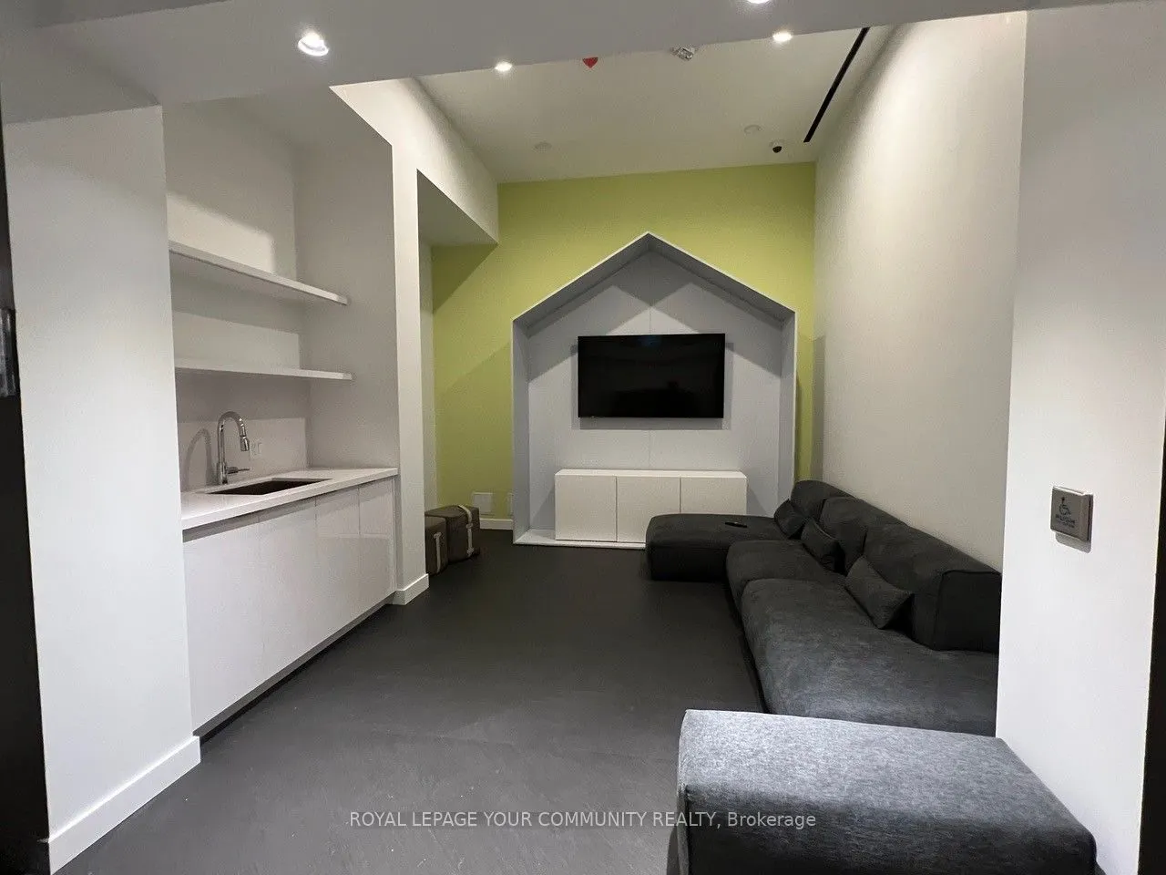 39 Roehampton Avenue, #4410