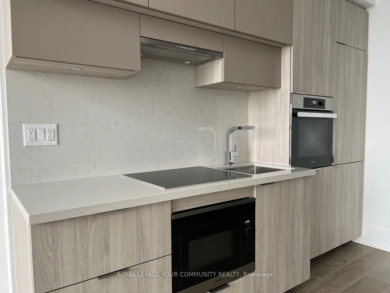 39 Roehampton Avenue, #4410