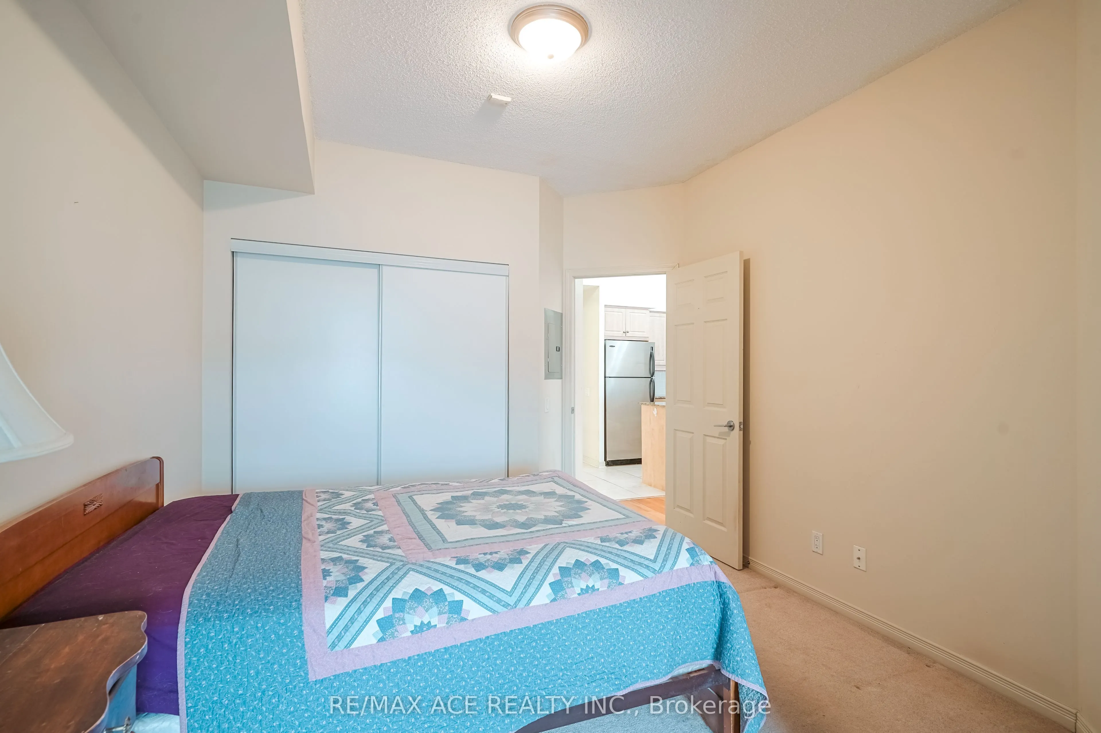 481 Rosewell Avenue N, #408