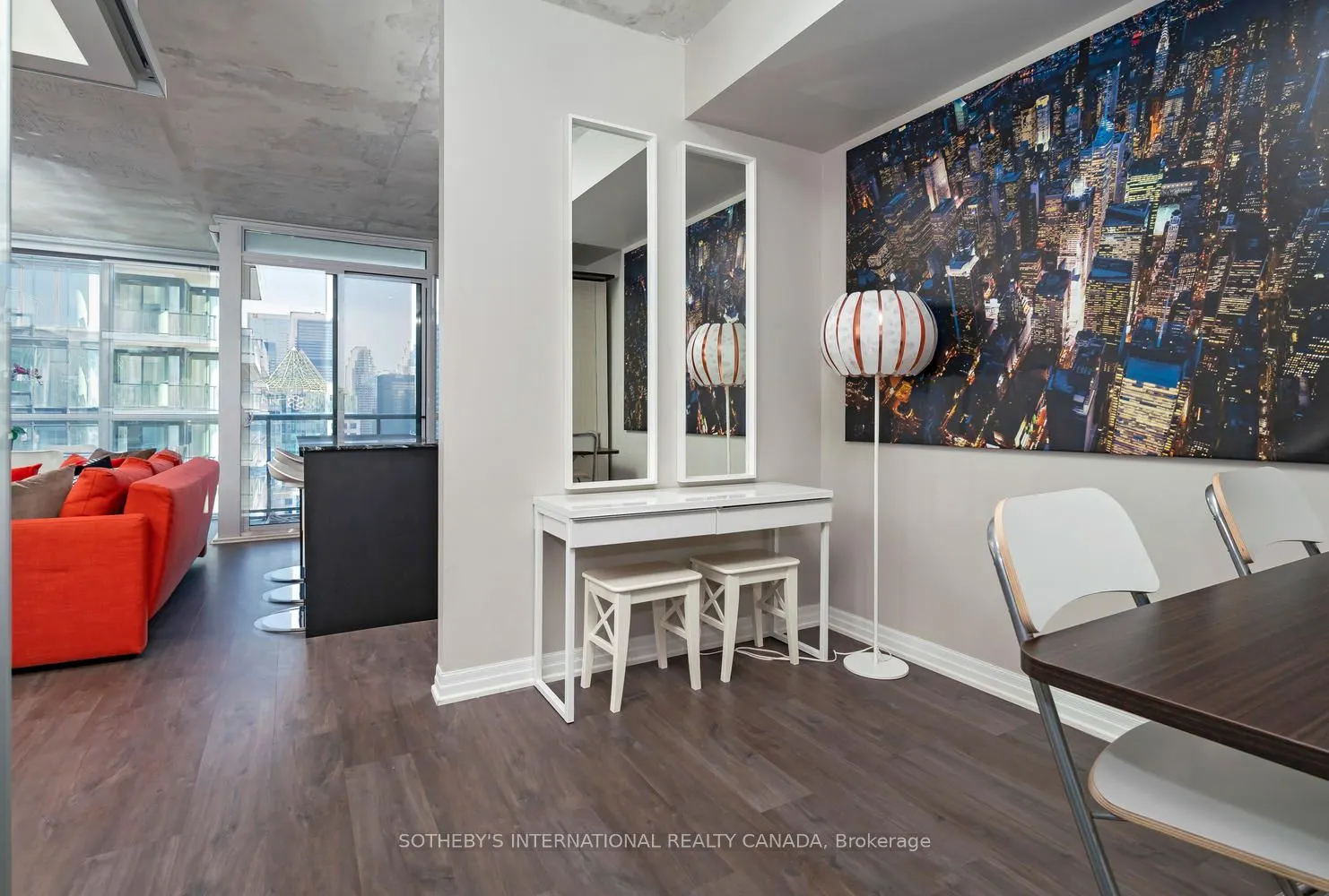 88 Blue Jays Way, #3303