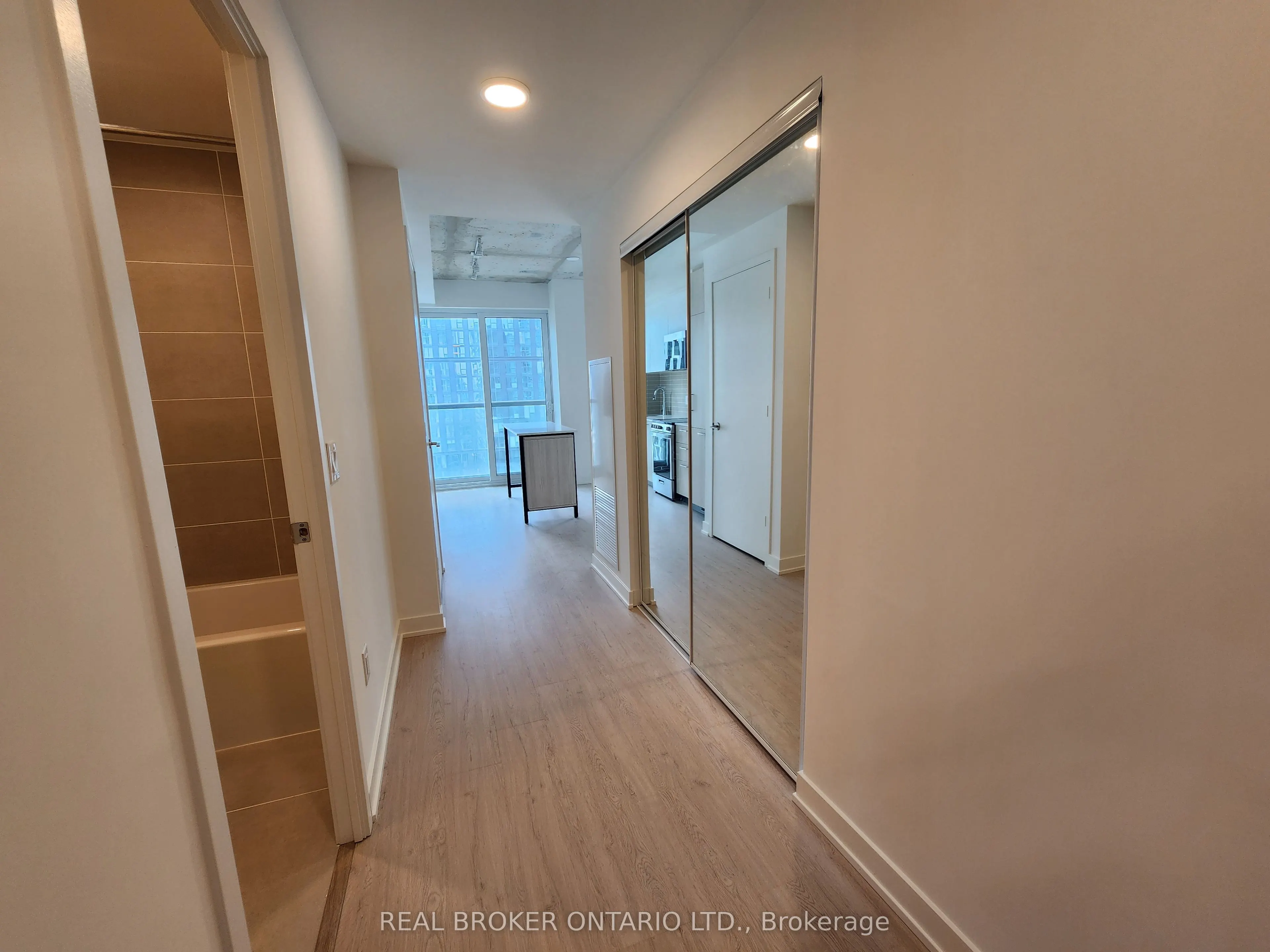 65 Mutual Street, #2406