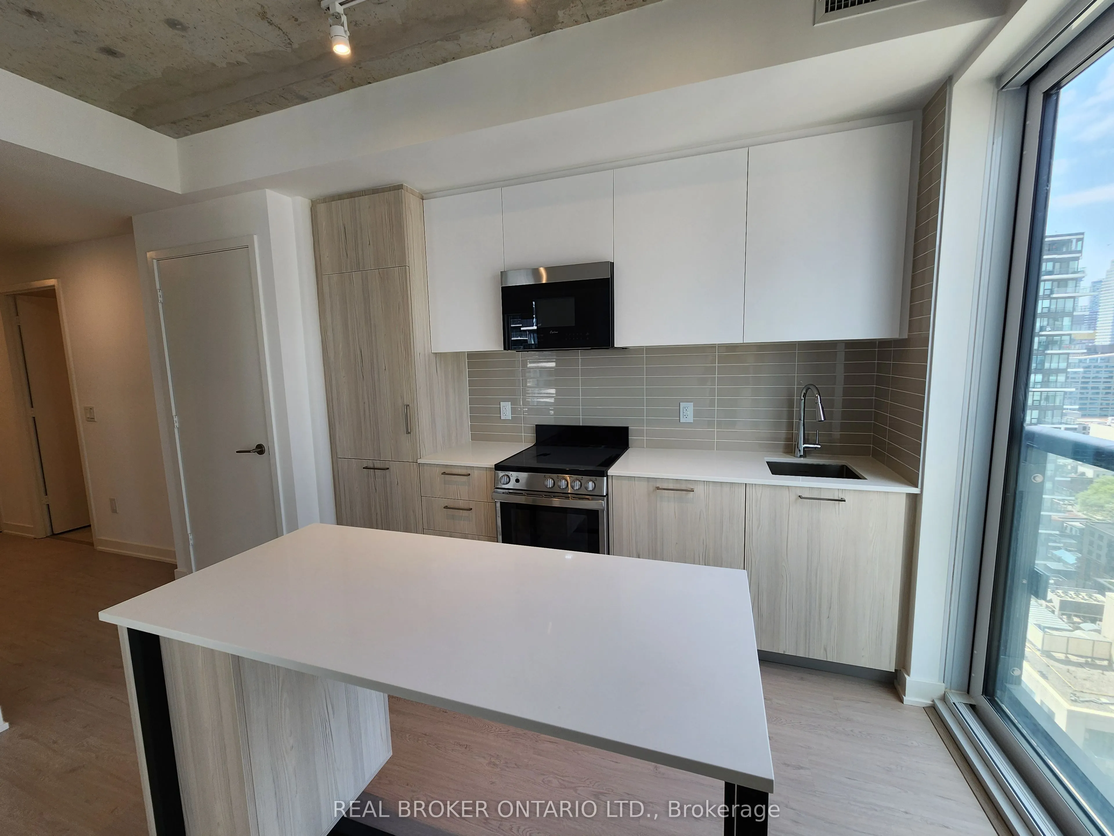 65 Mutual Street, #2406
