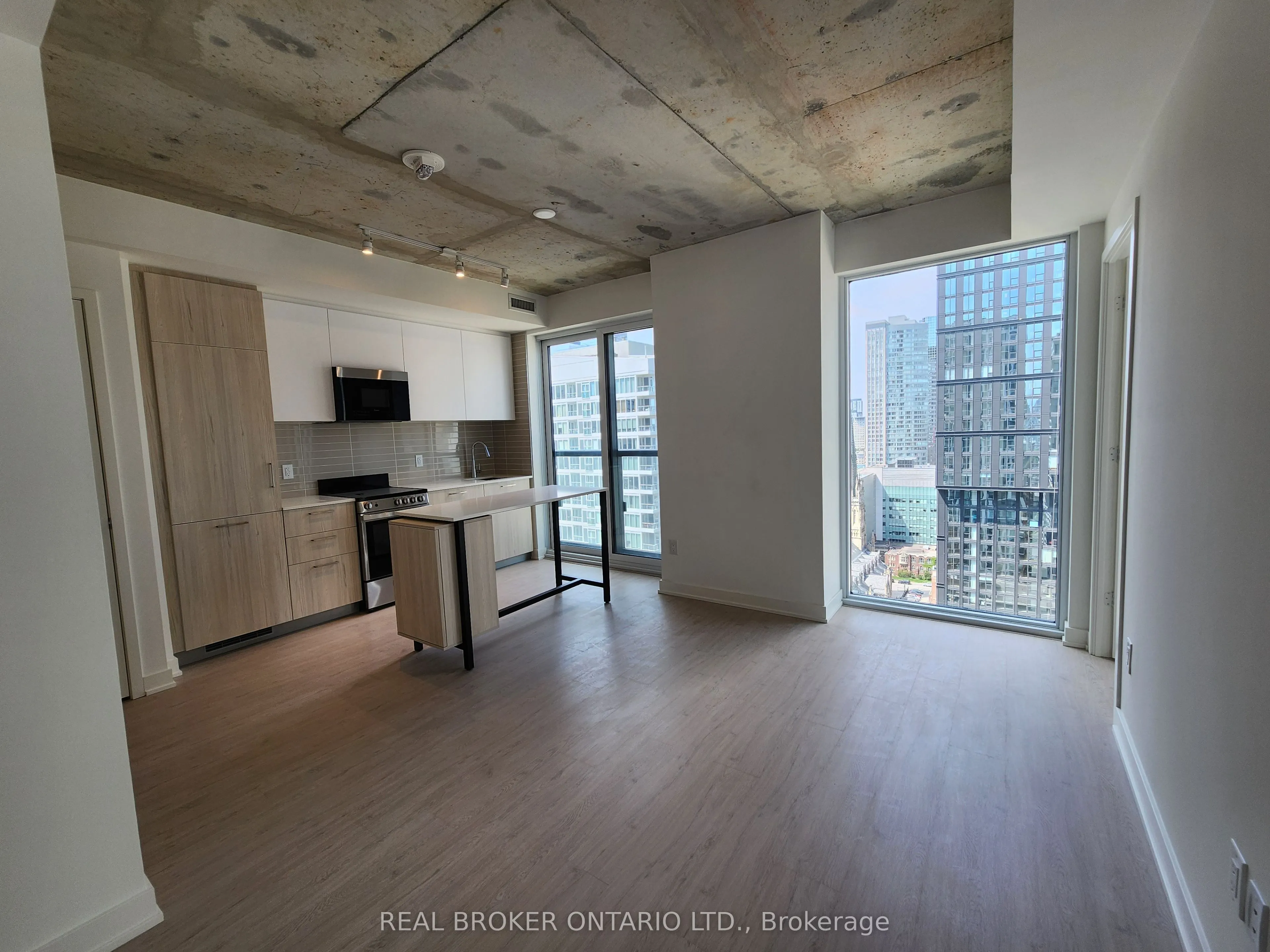 65 Mutual Street, #2406