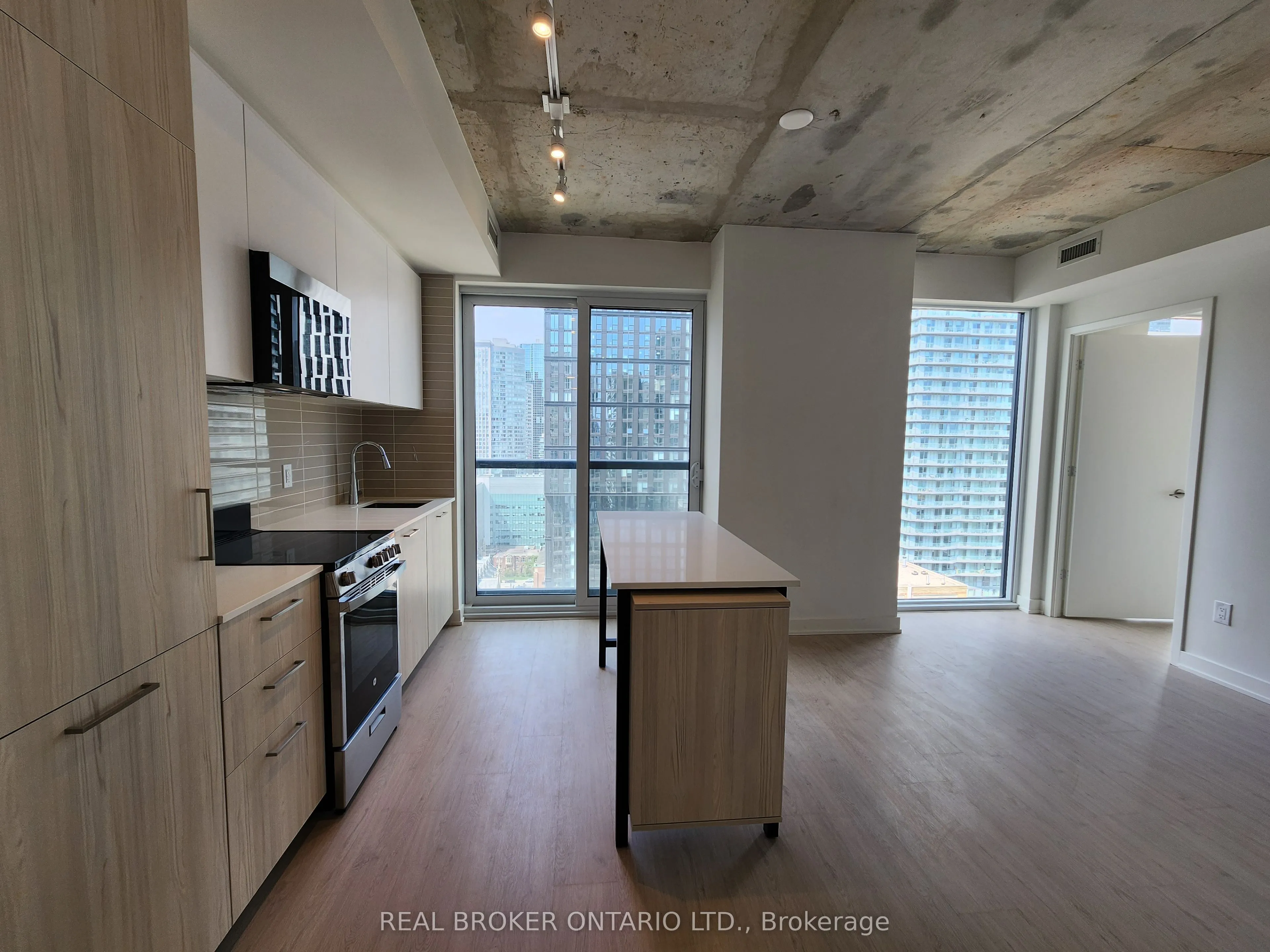 65 Mutual Street, #2406