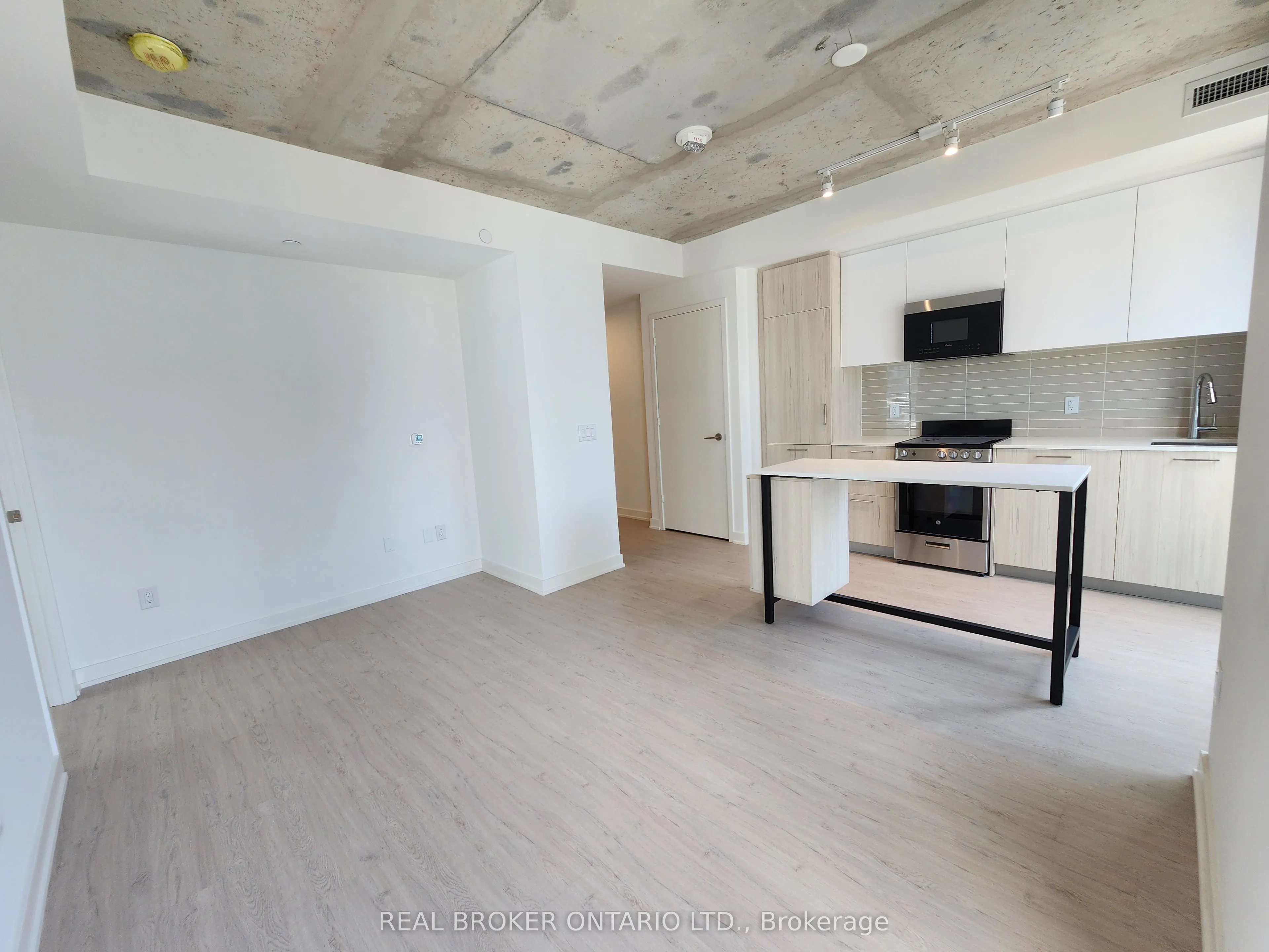 65 Mutual Street, #2406