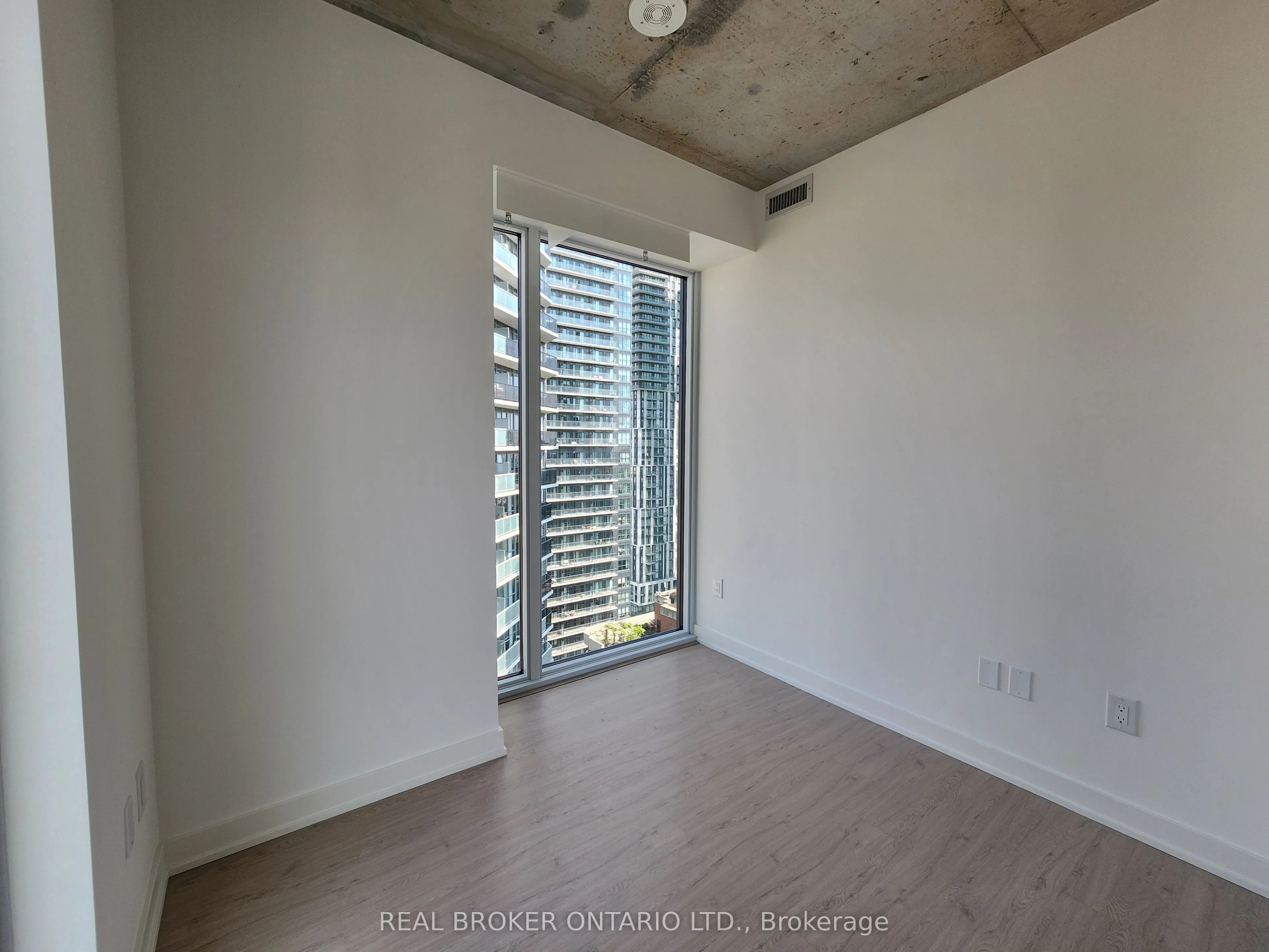 65 Mutual Street, #2406