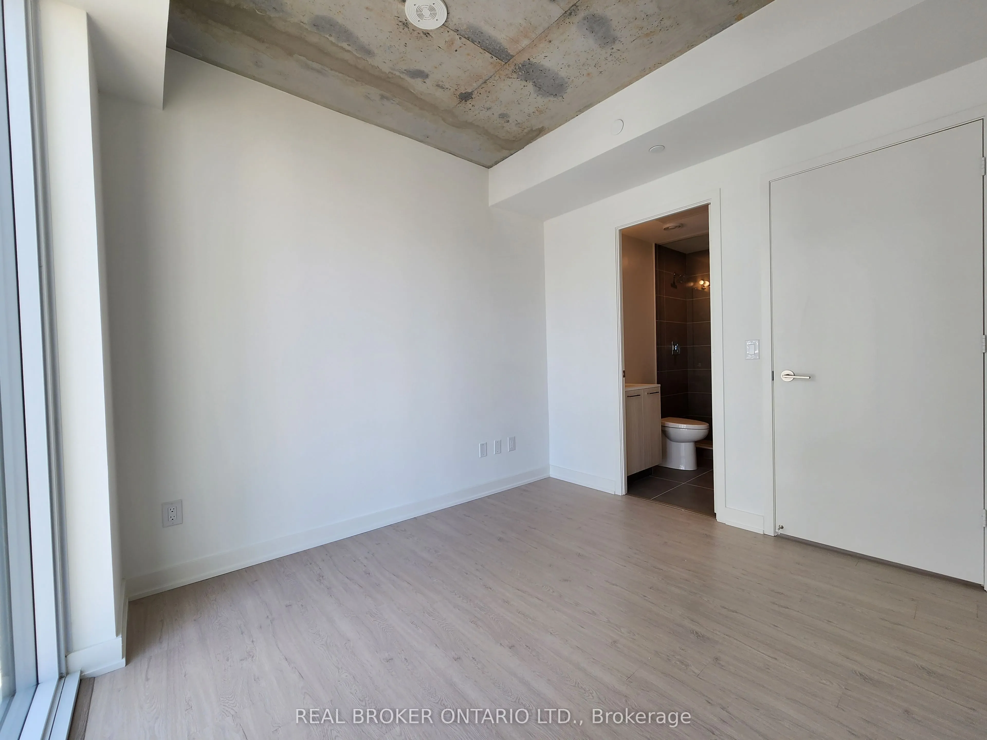 65 Mutual Street, #2406