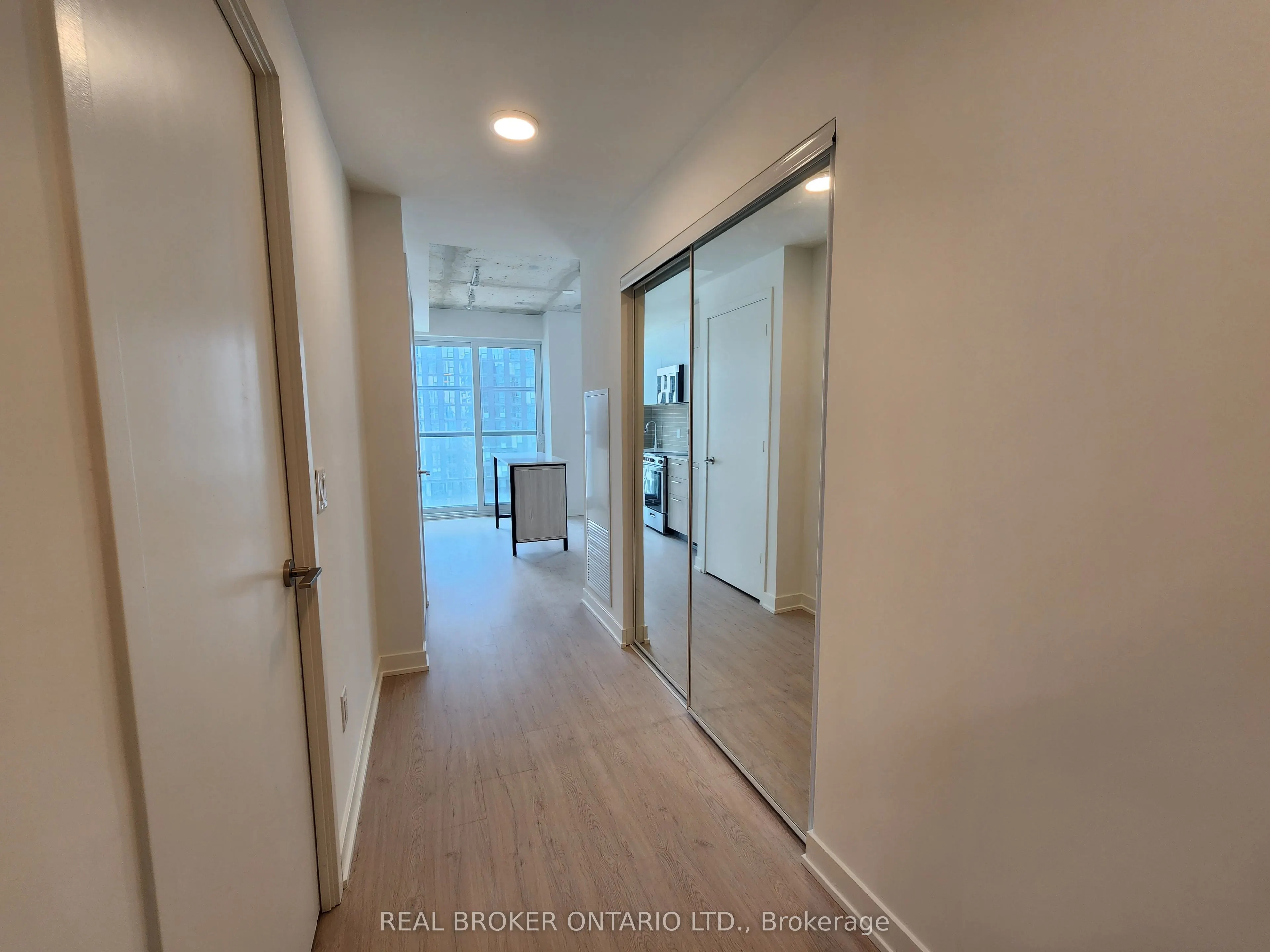 65 Mutual Street, #2406