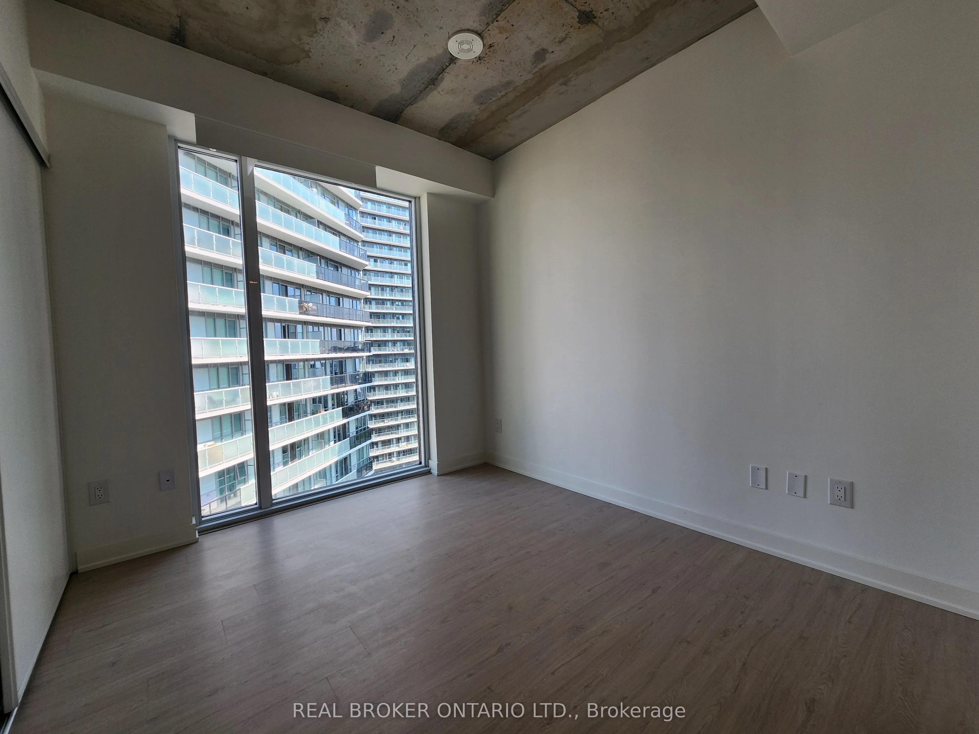 65 Mutual Street, #2406