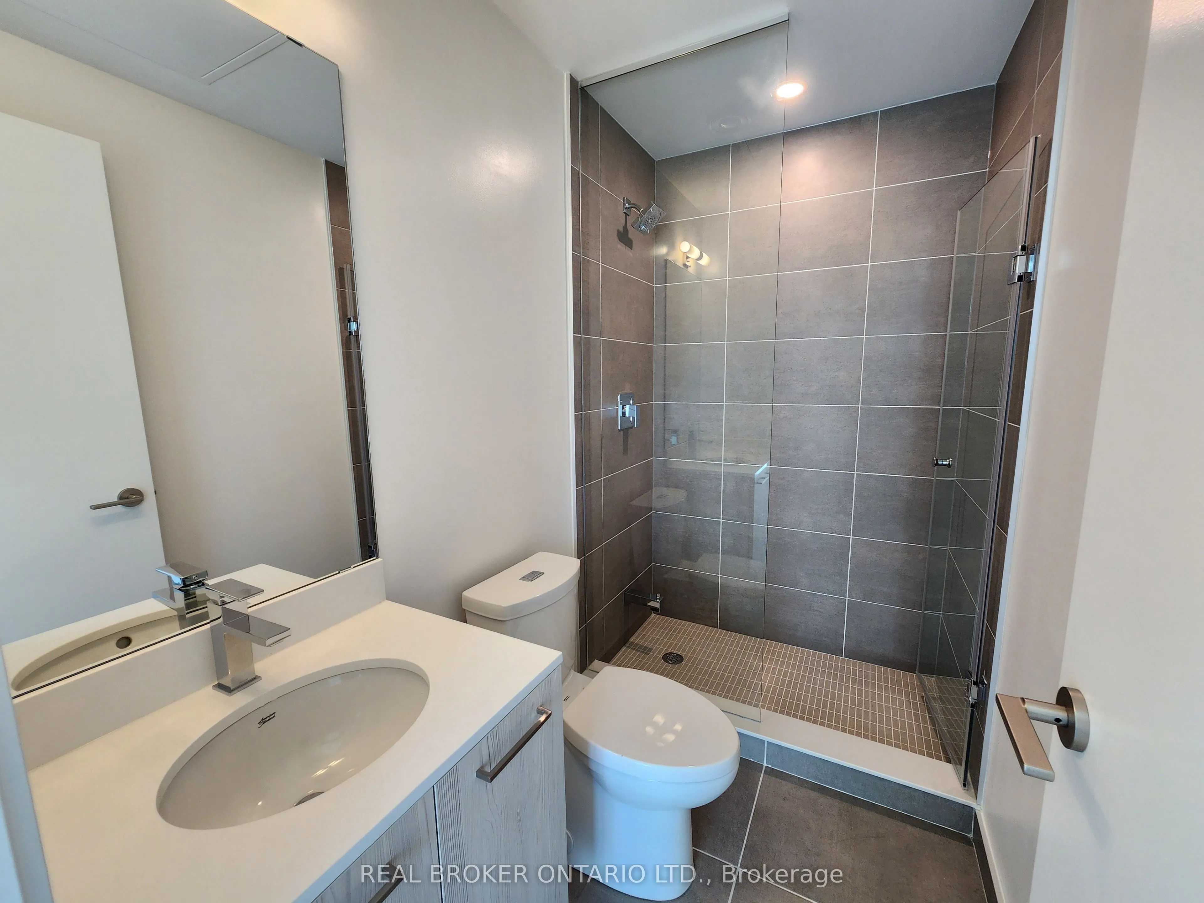 65 Mutual Street, #2406