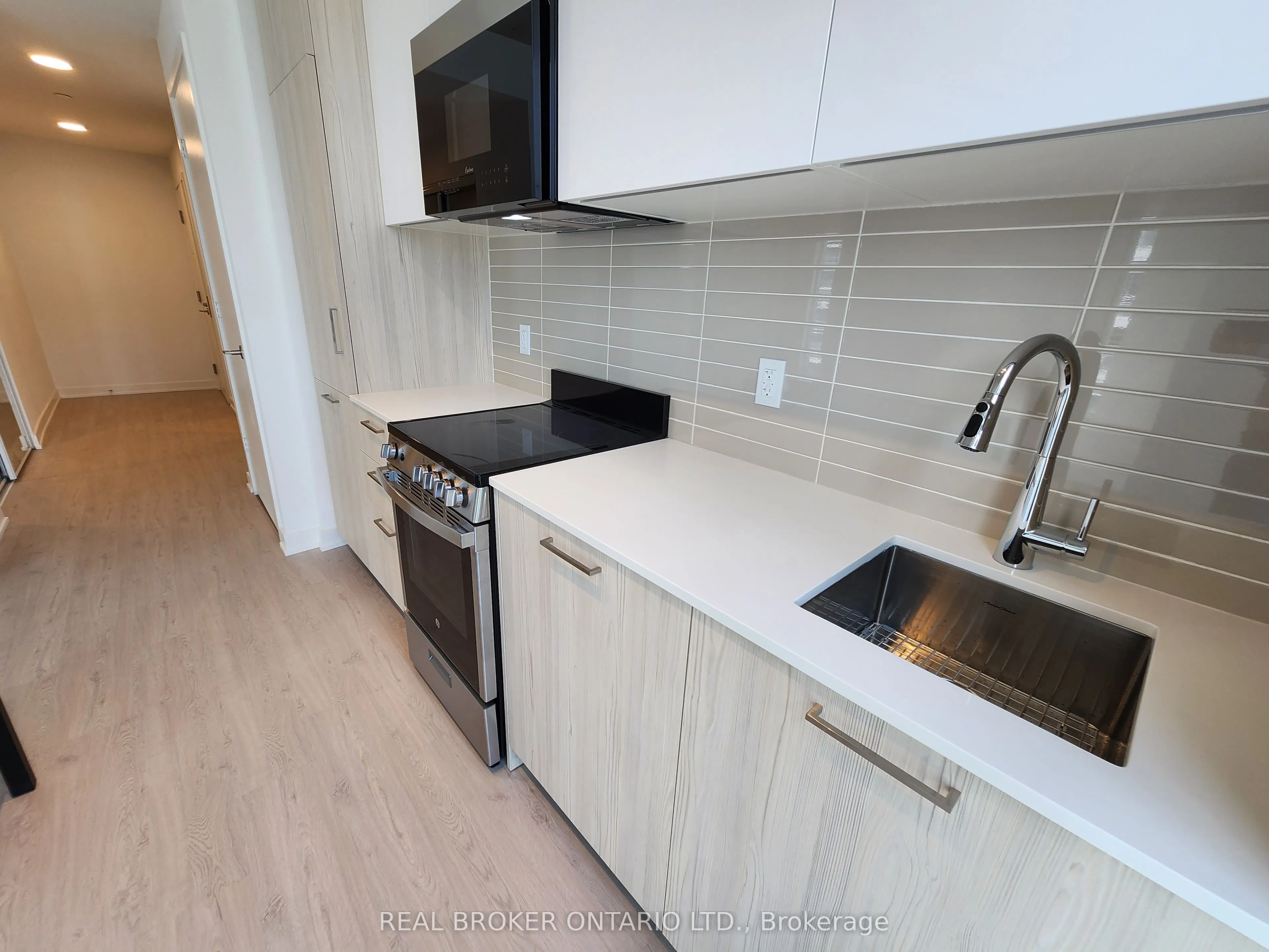 65 Mutual Street, #2406