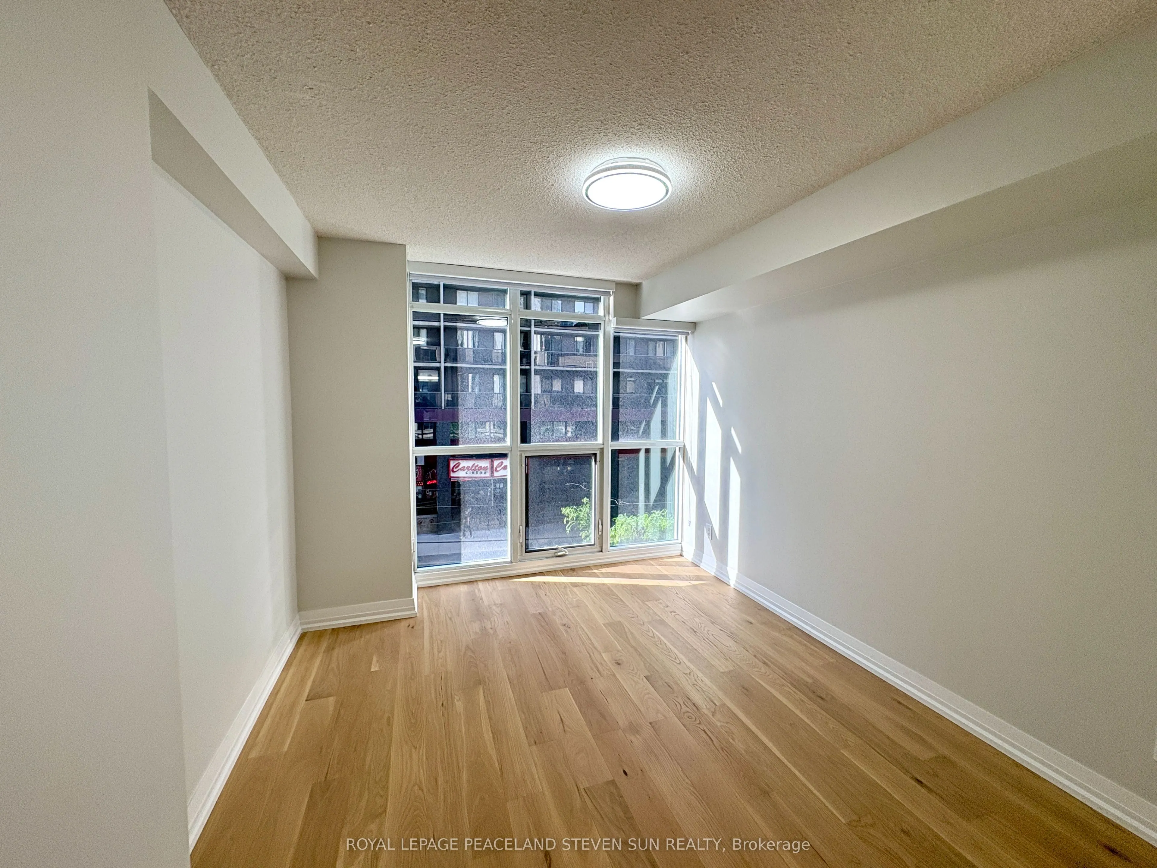 25 Carlton Street, #326