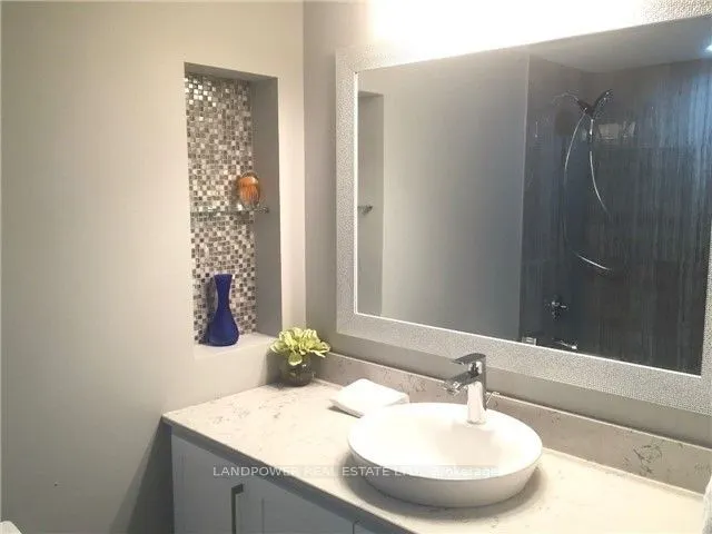 5444 Yonge Street W, #1811